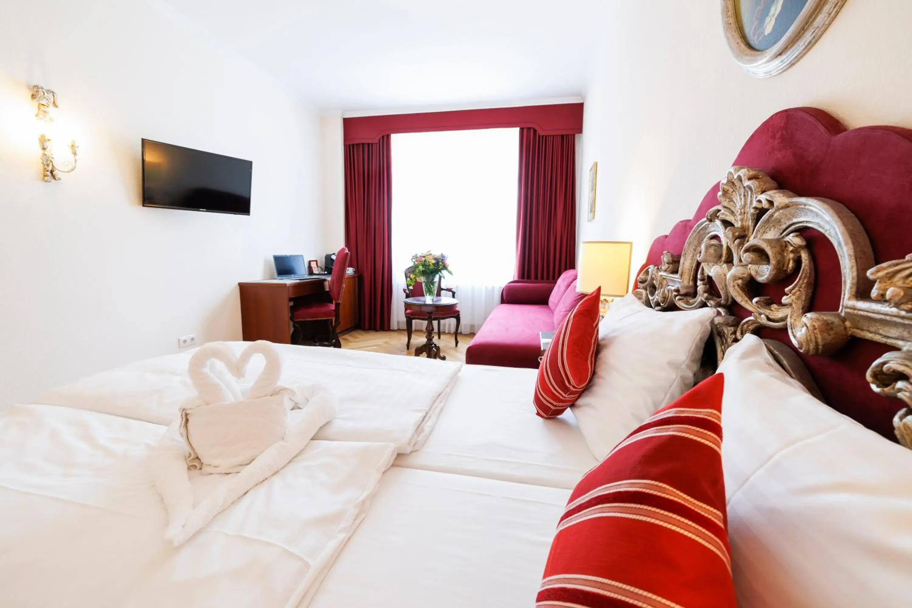 Photo of the whole room, Bed in Hotel Royal Photo of the whole room, Bed in Hotel Royal