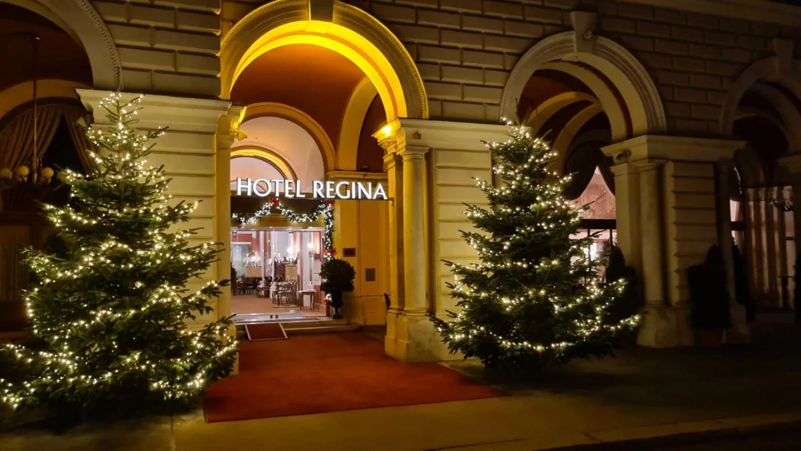 Facade/entrance in Hotel Regina