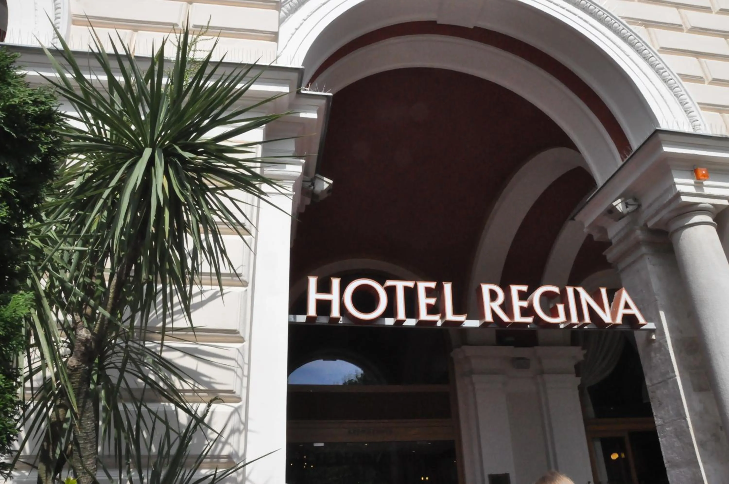 Facade/entrance in Hotel Regina