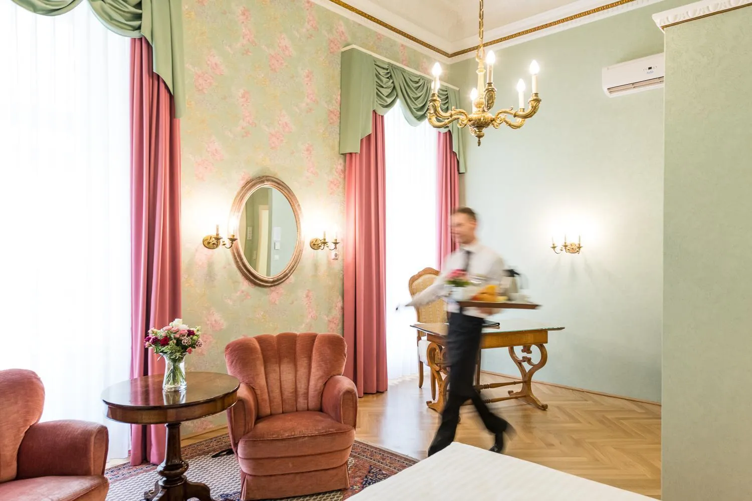 Food and drinks in Hotel Regina