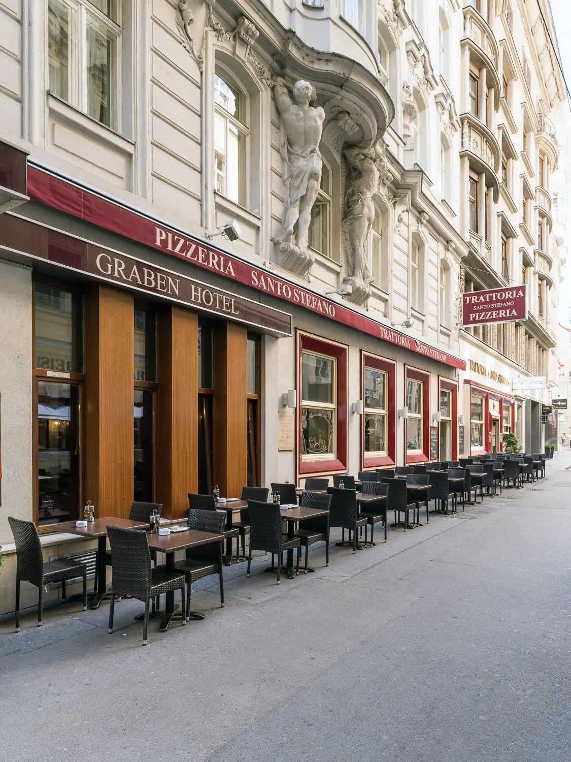 Restaurant/places to eat in Graben Hotel