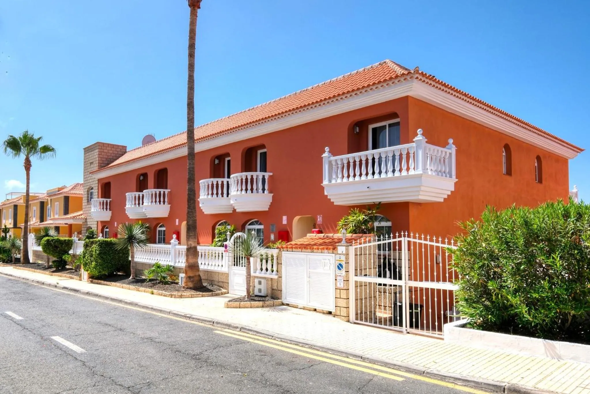 Street view in Apartamentos Callaomar