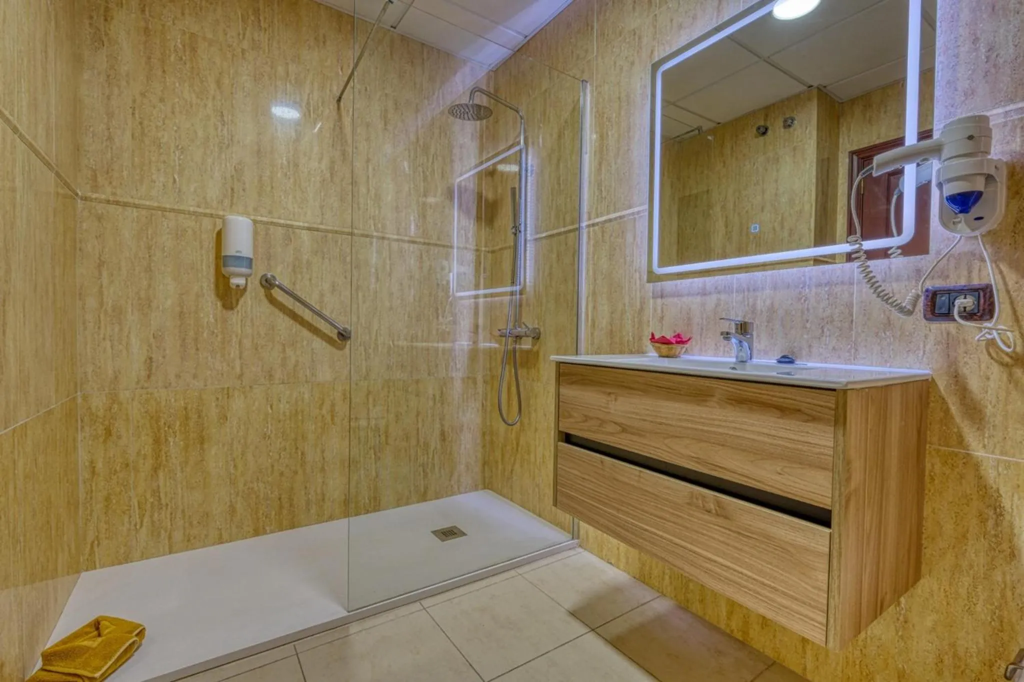 Bathroom in Apartamentos Callaomar