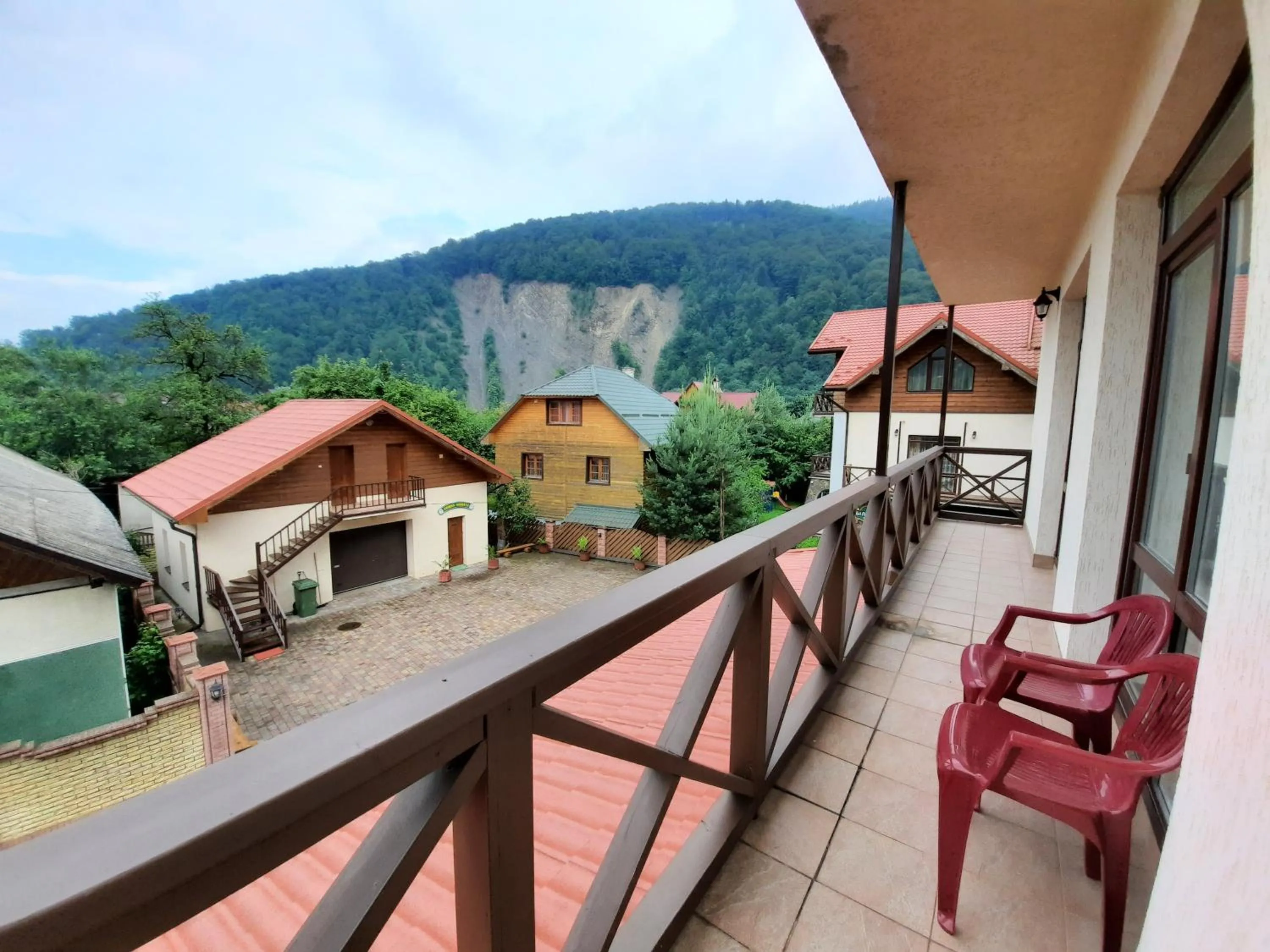 Mountain view in Tsvit Paporoti