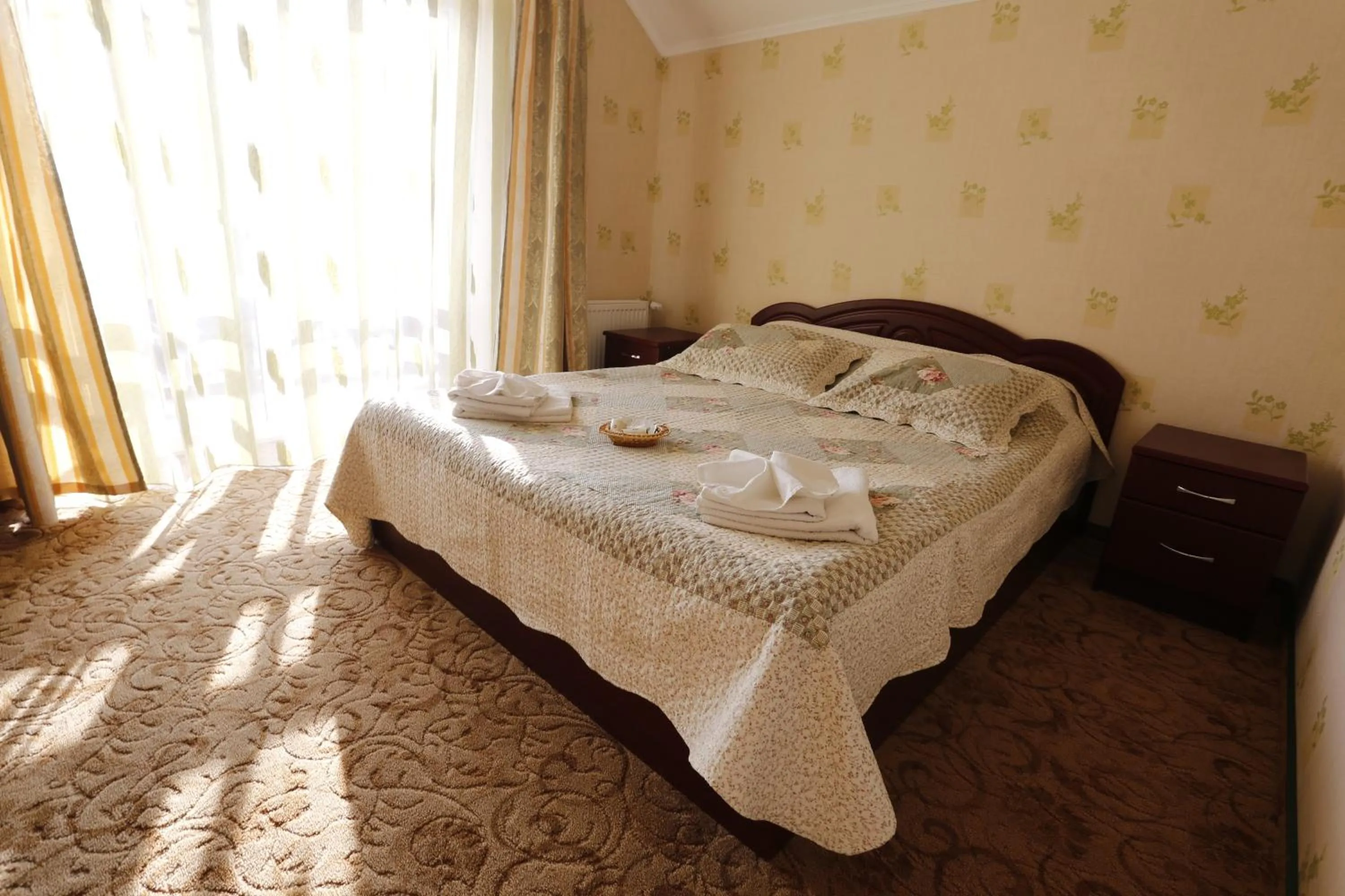Bedroom, Bed in Tsvit Paporoti