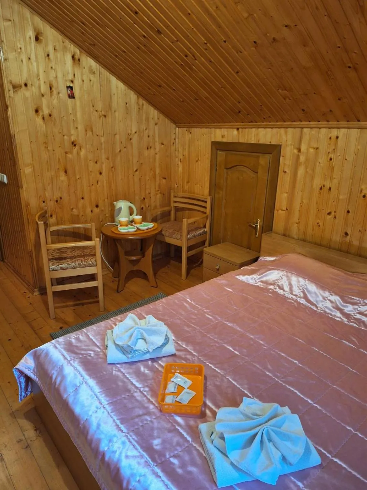 Bed in Tsvit Paporoti