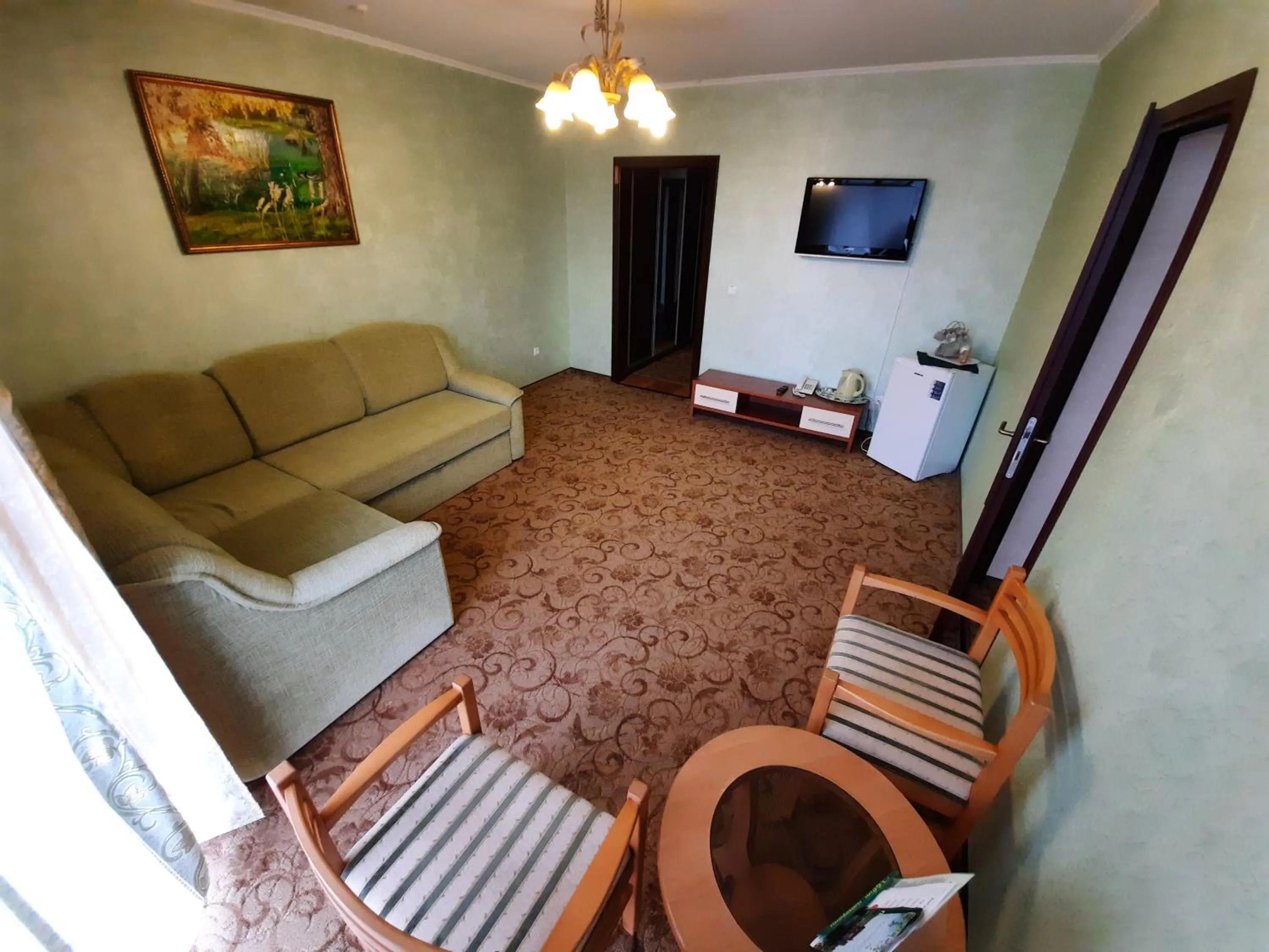 Photo of the whole room in Tsvit Paporoti