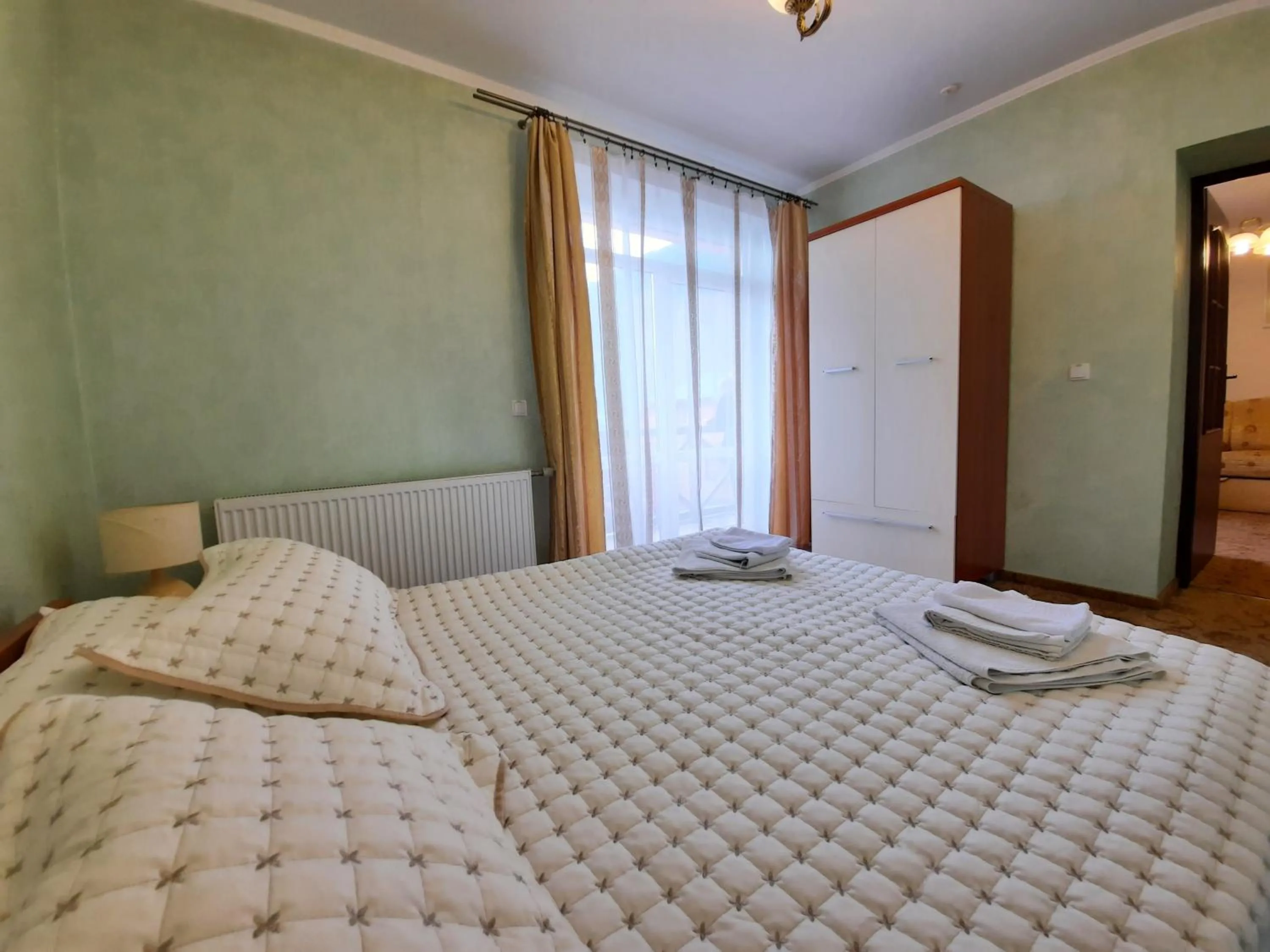 Bedroom, Bed in Tsvit Paporoti