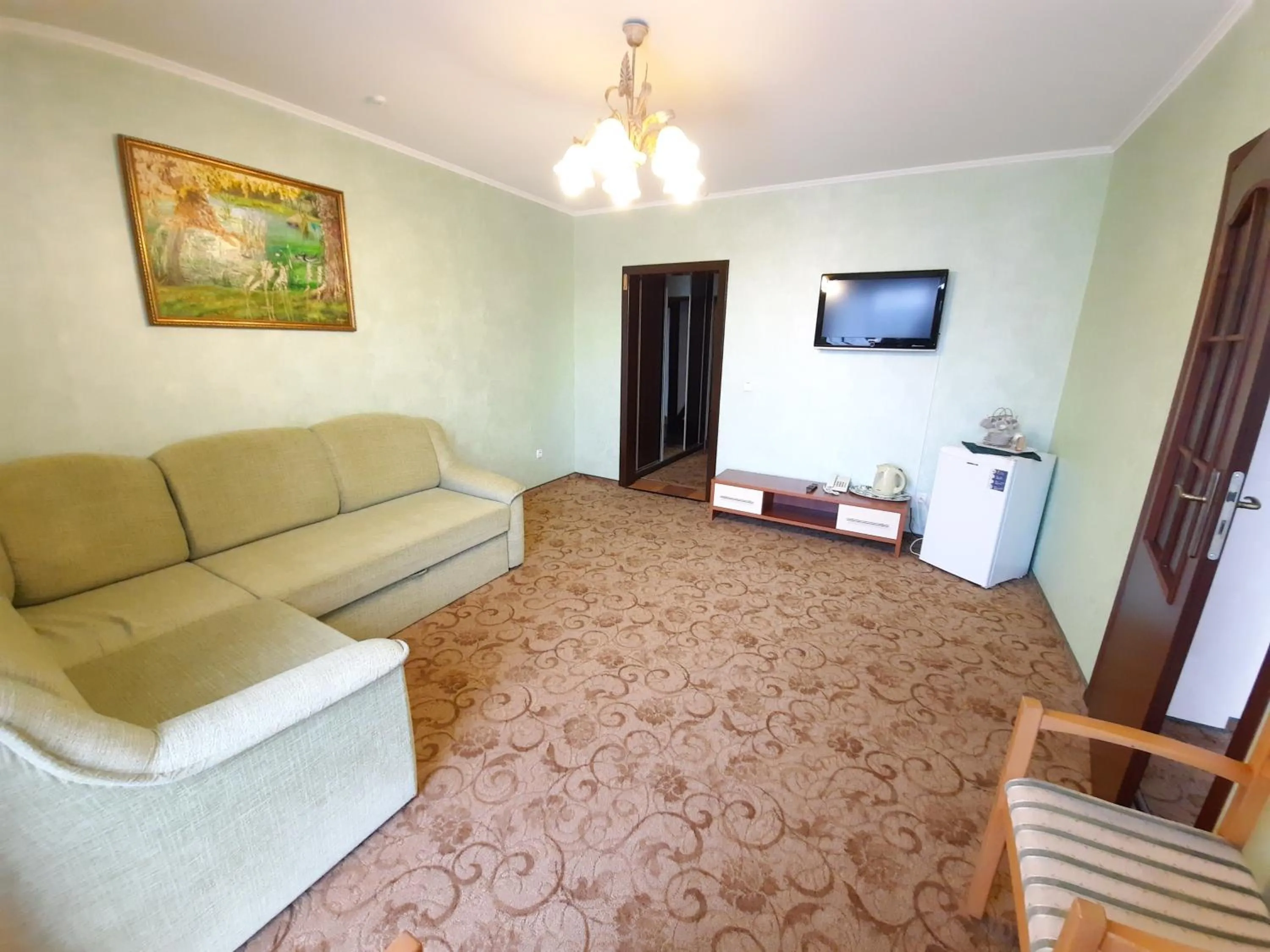 Photo of the whole room in Tsvit Paporoti