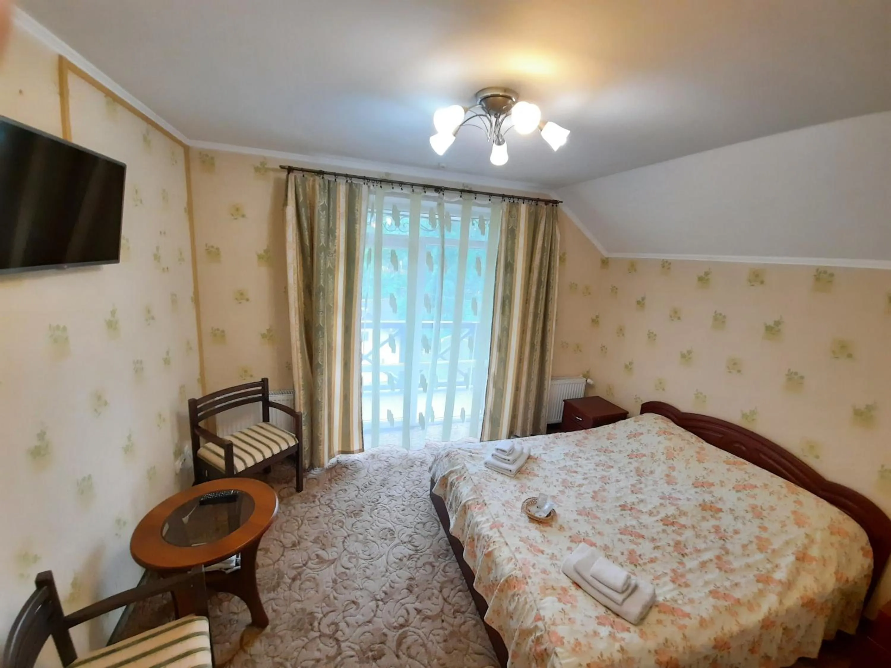 Bedroom, Bed in Tsvit Paporoti