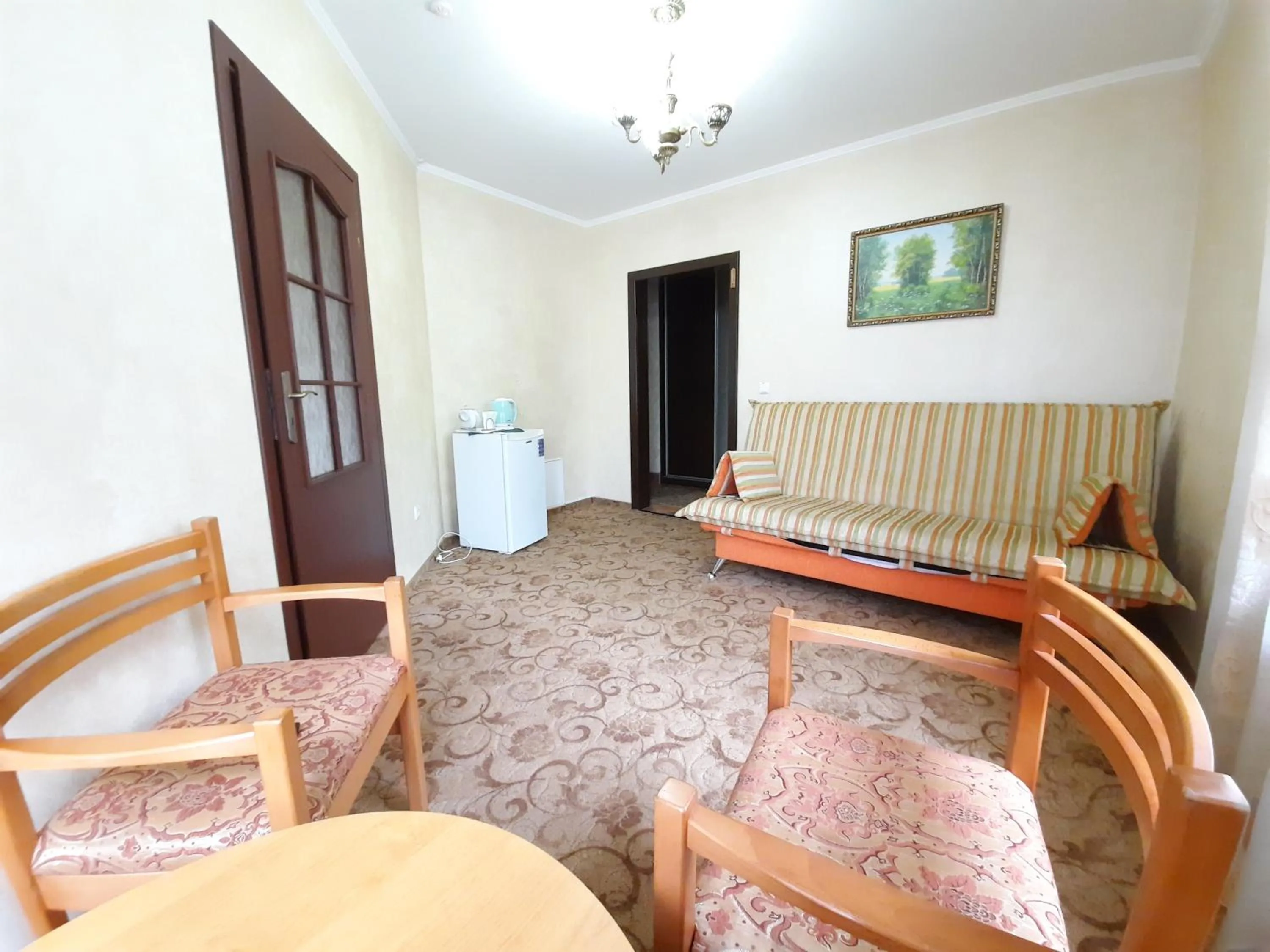 Photo of the whole room in Tsvit Paporoti