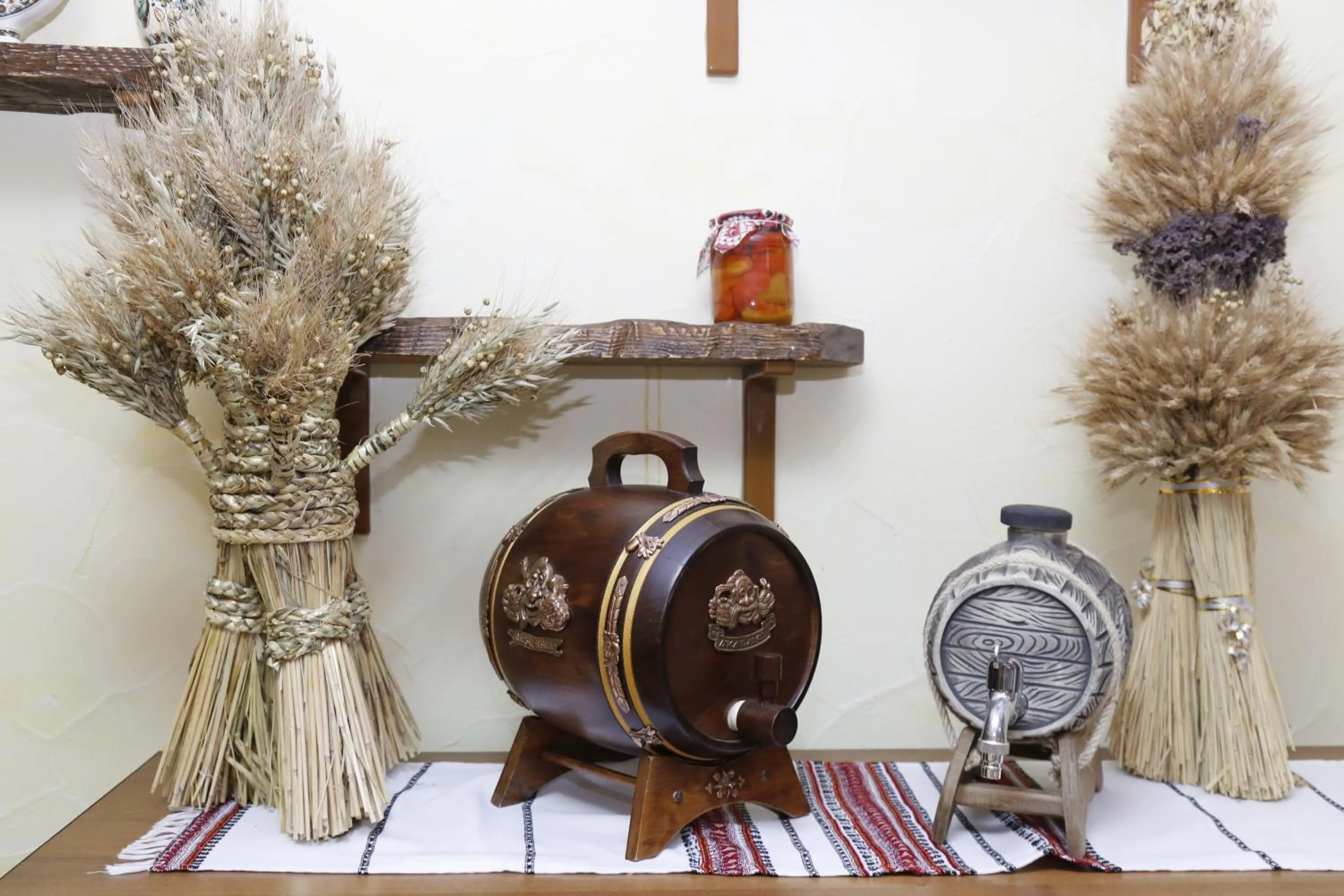 Restaurant/places to eat in Tsvit Paporoti