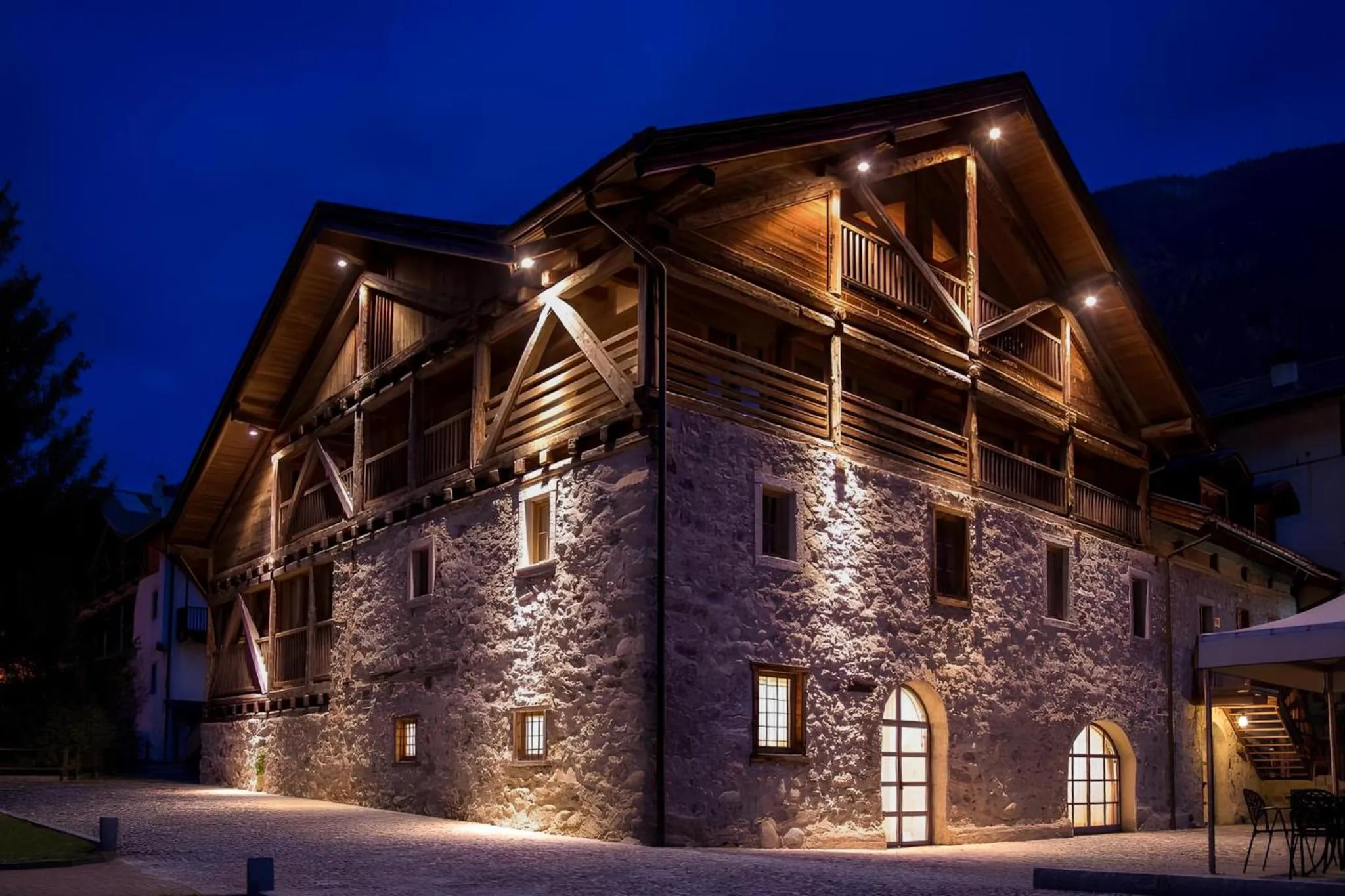 Property building in Casa Moresc