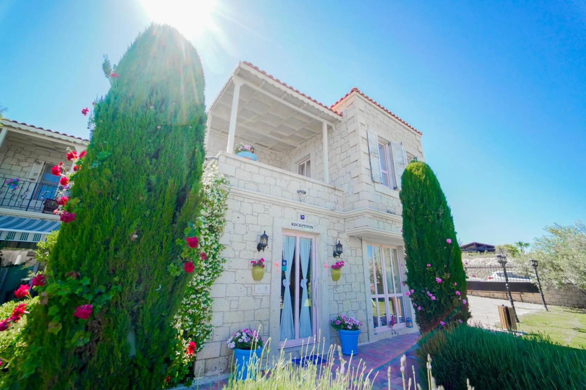Property building in Alacati Marina Palace