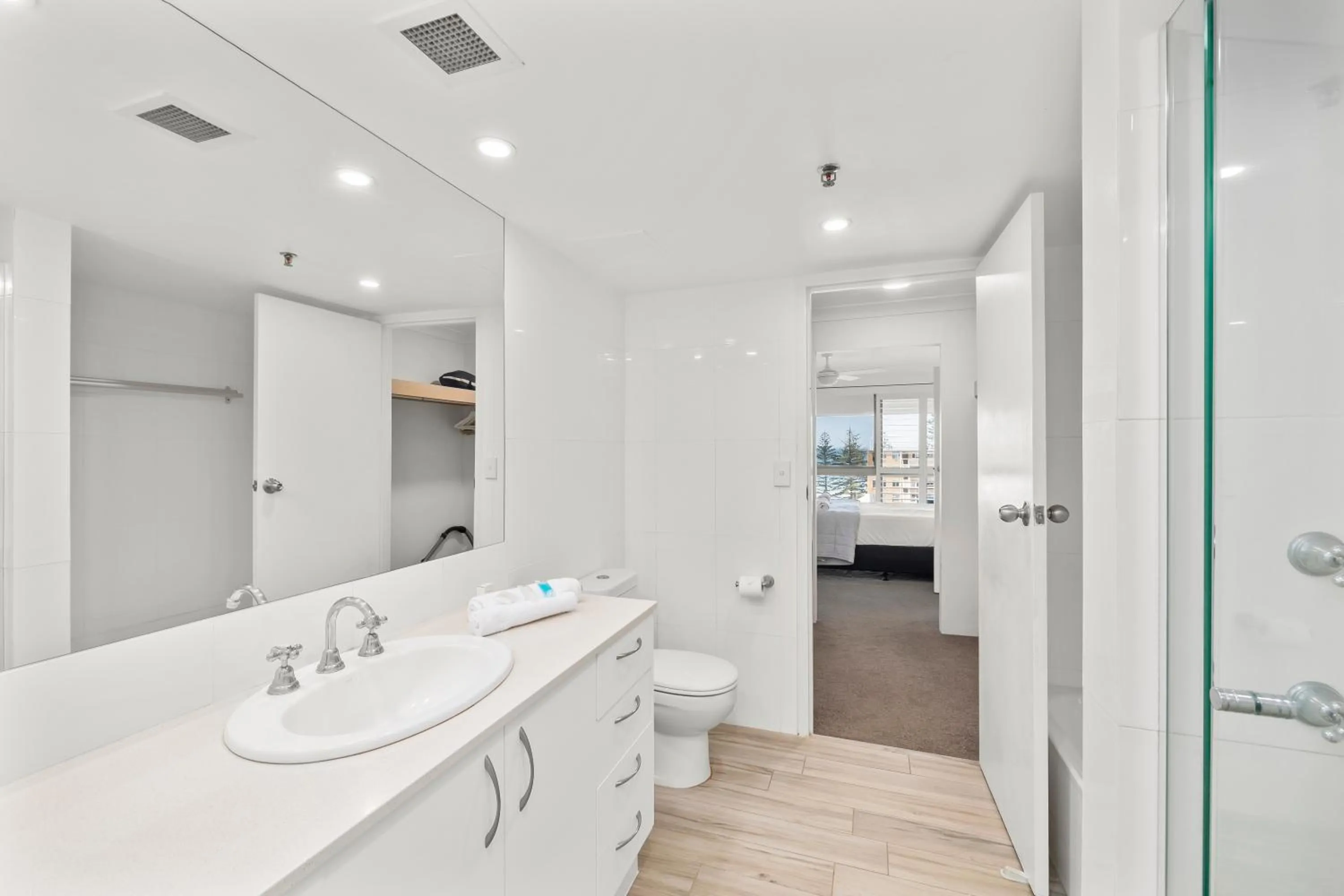 Shower in Gemini Court Holiday Apartments