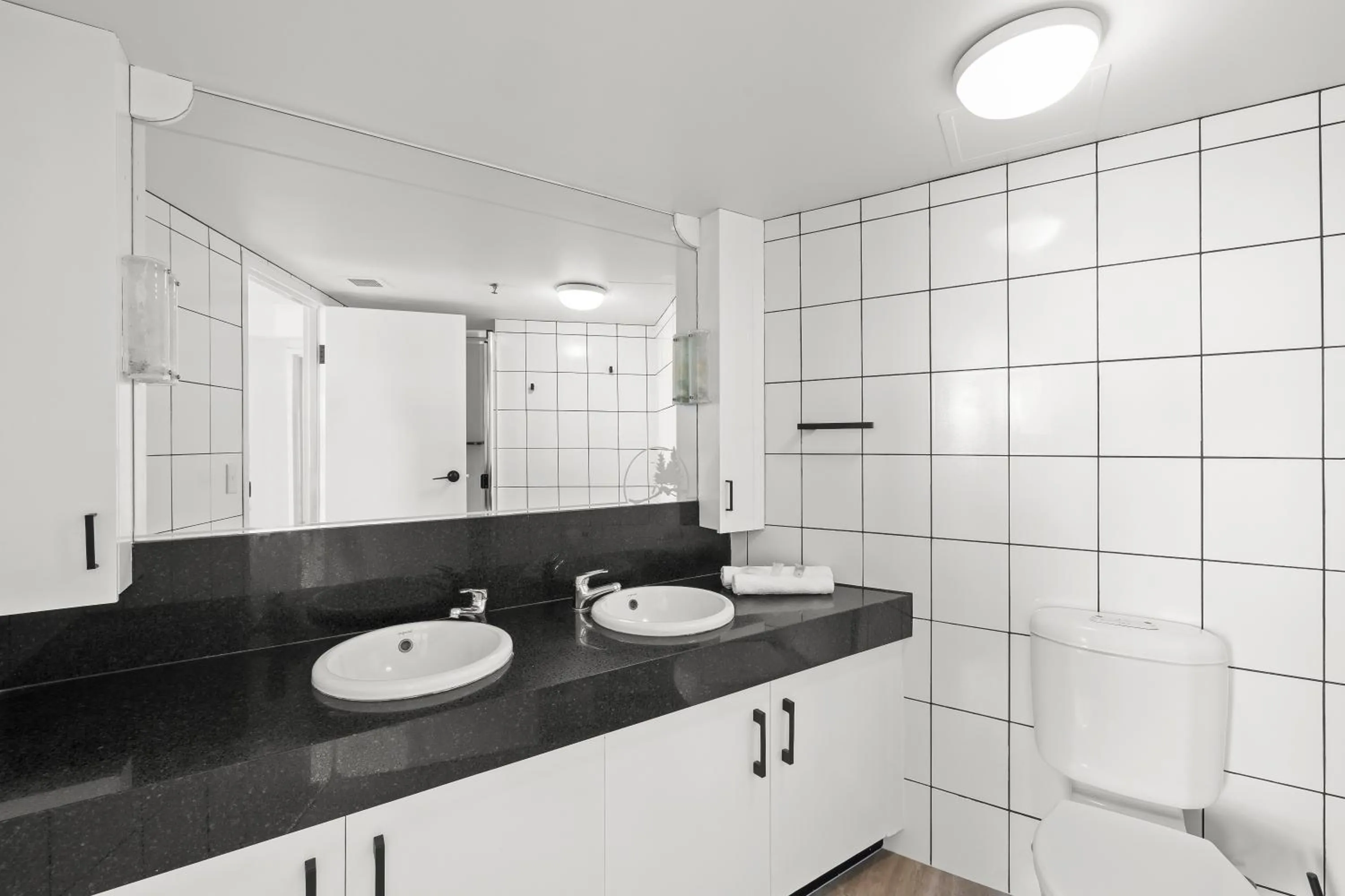 Shower in Gemini Court Holiday Apartments