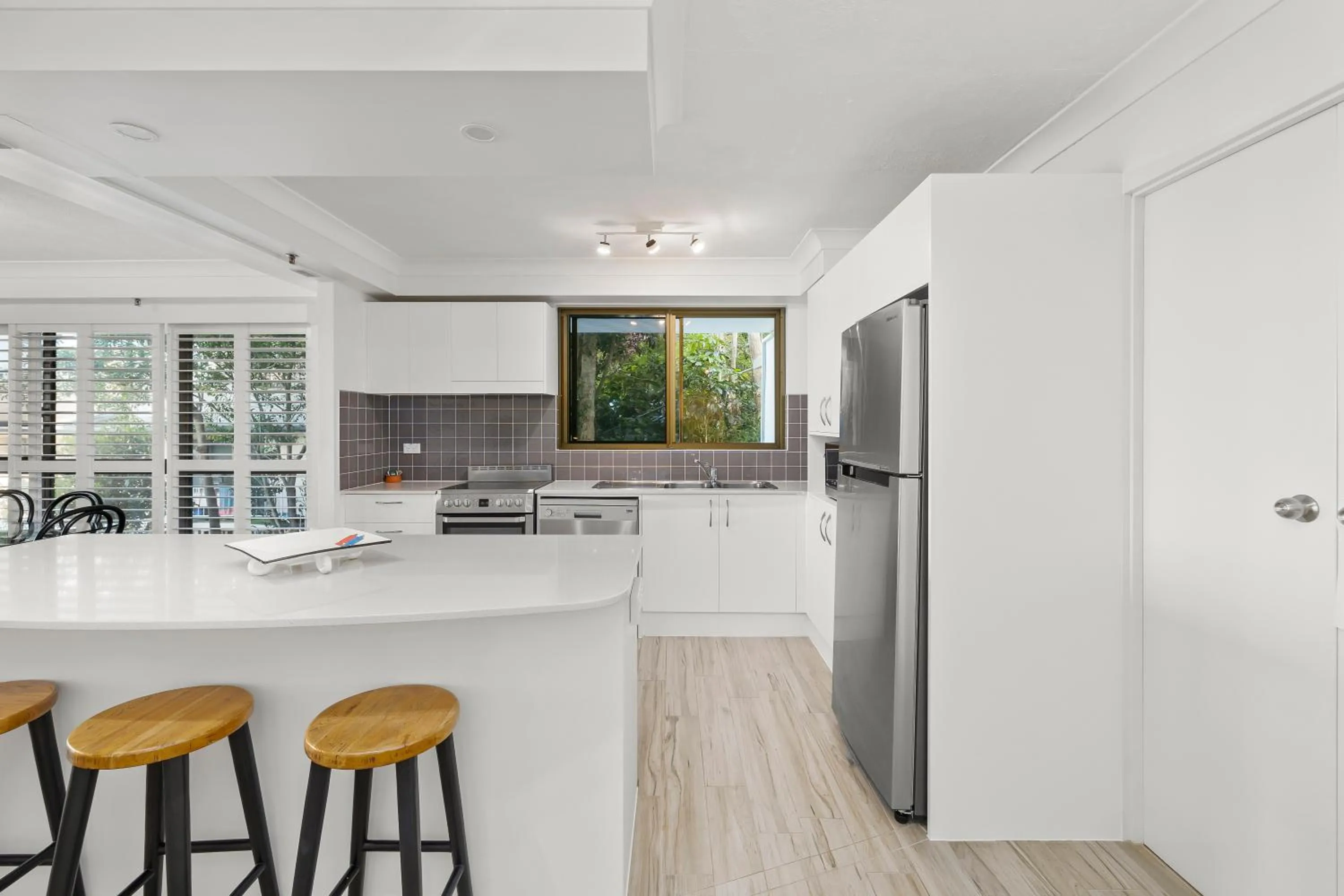 dishwasher in Gemini Court Holiday Apartments