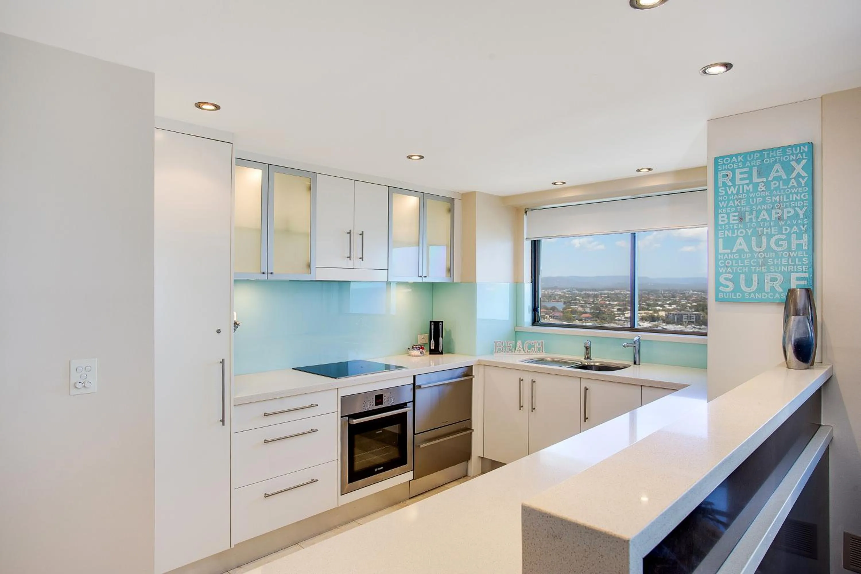 Kitchen or kitchenette in Gemini Court Holiday Apartments