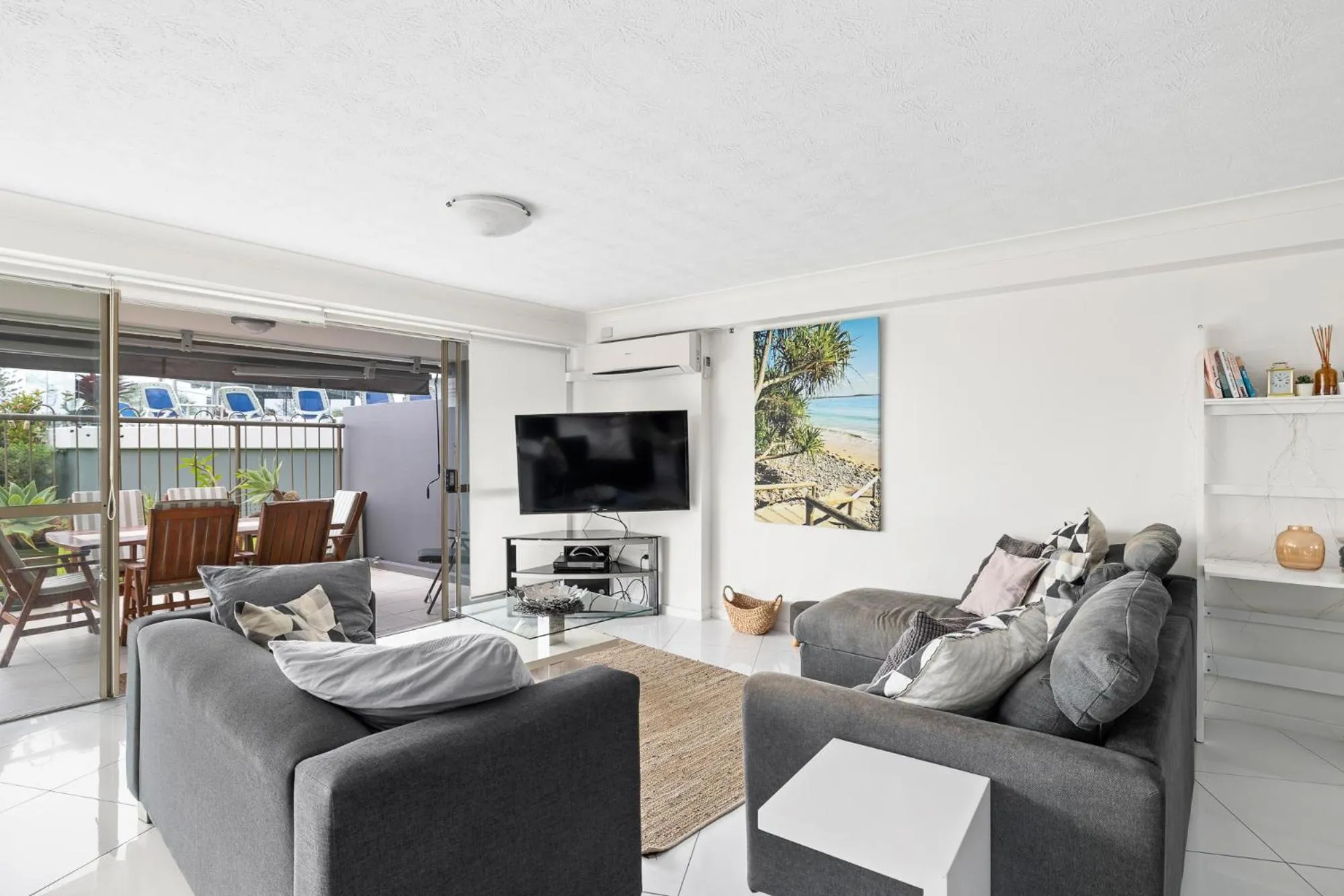 TV and multimedia in Gemini Court Holiday Apartments