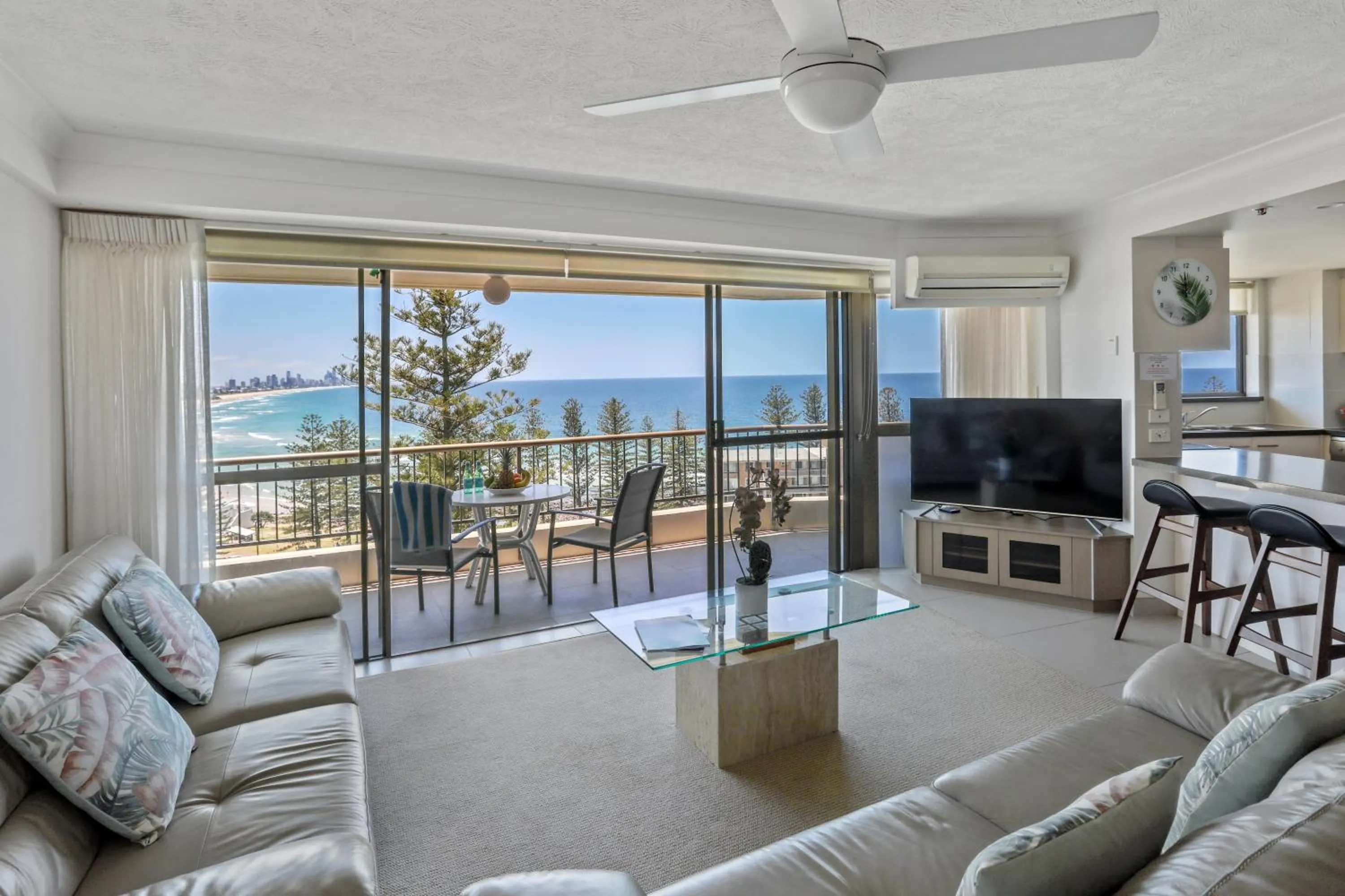 TV and multimedia in Gemini Court Holiday Apartments