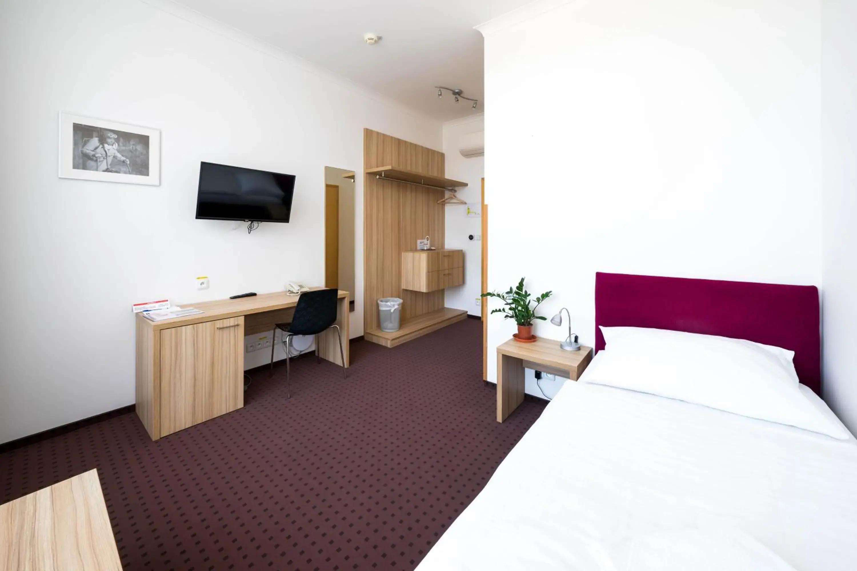 Single Room in Mini Hotel Akord Single Room in Mini Hotel Akord