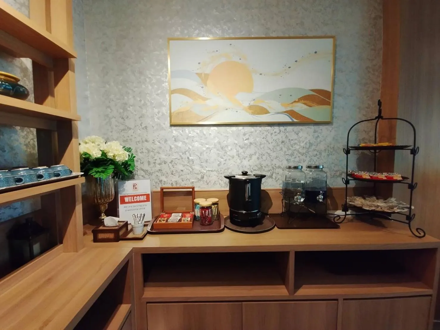 Communal lounge/ TV room in Patra Phrasing Boutique Hotel