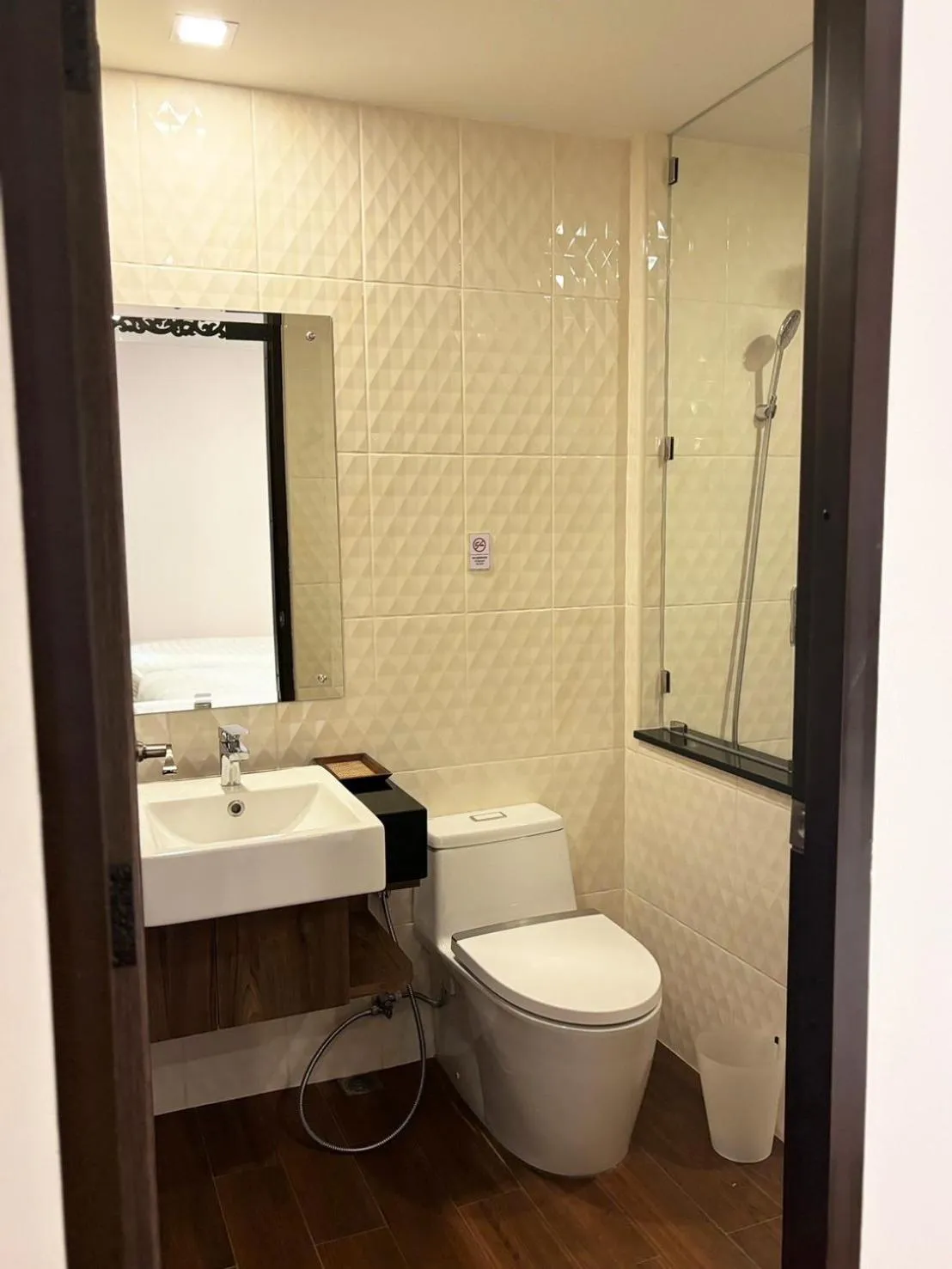 Toilet in Patra Phrasing Boutique Hotel