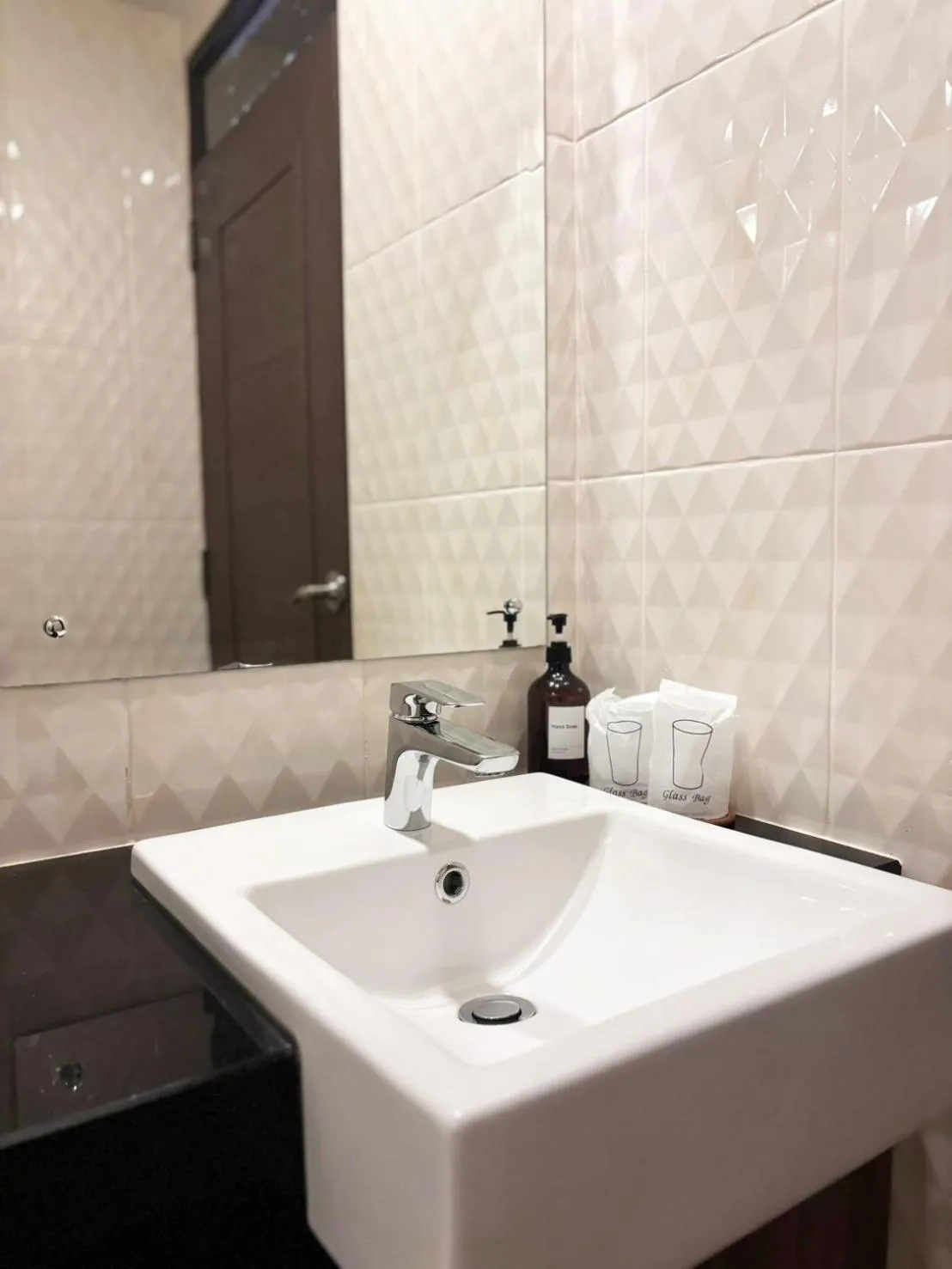 Toilet in Patra Phrasing Boutique Hotel