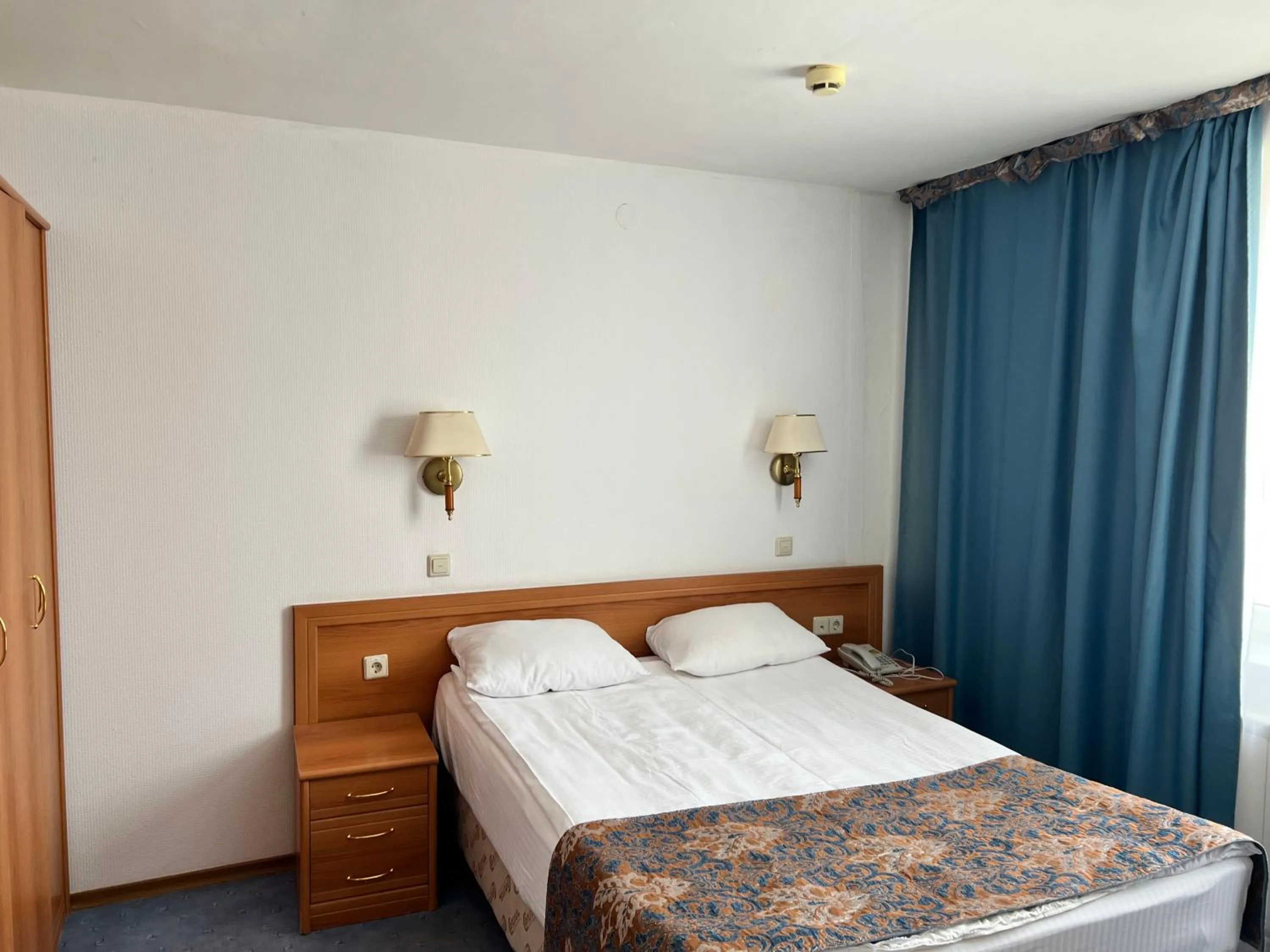 Bedroom in Green Hotel