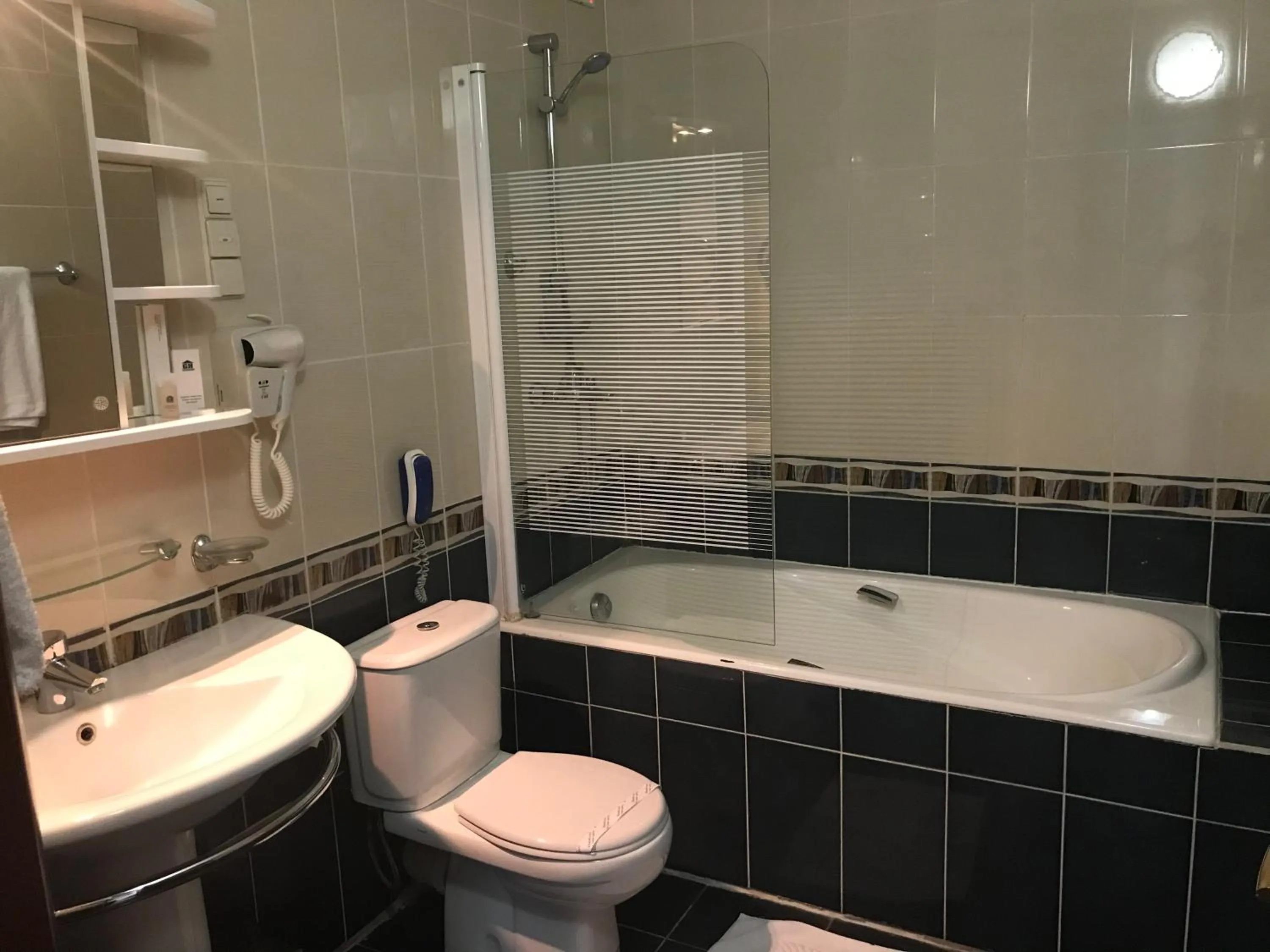 Bathroom in Green Hotel