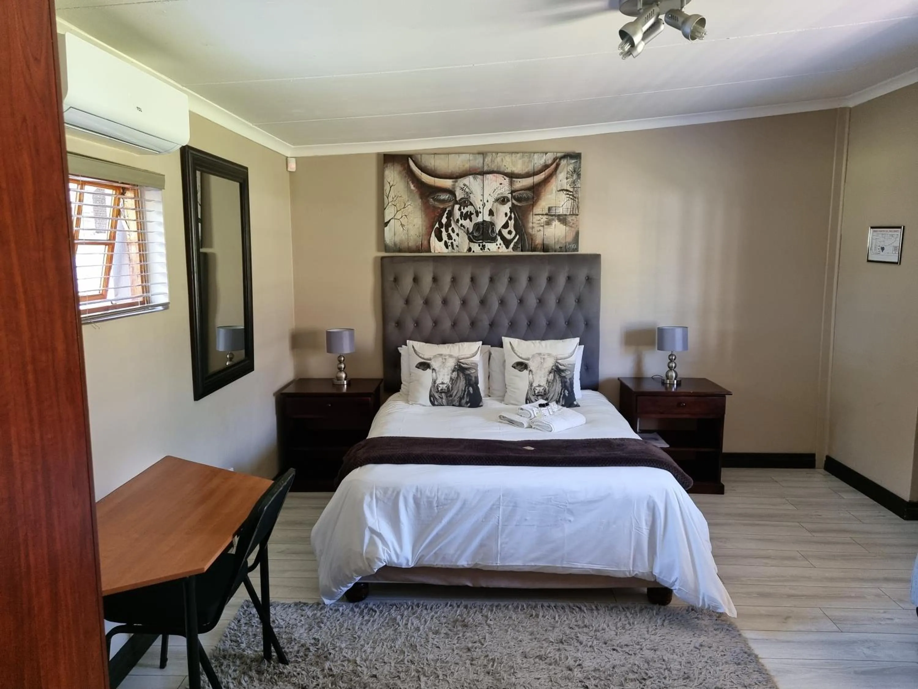Photo of the whole room, Bed in Heimat Guesthouse