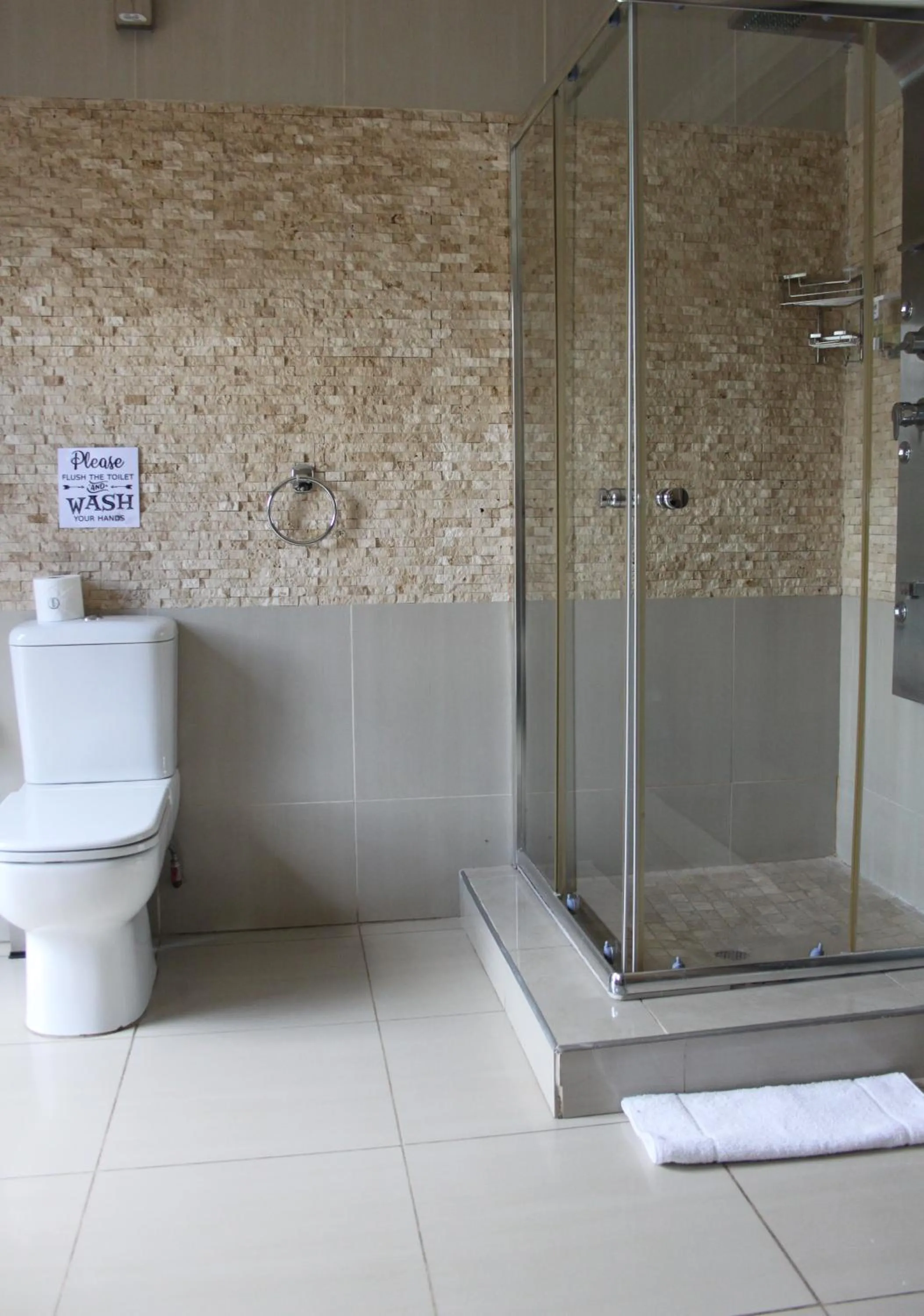 Toilet in Heimat Guesthouse