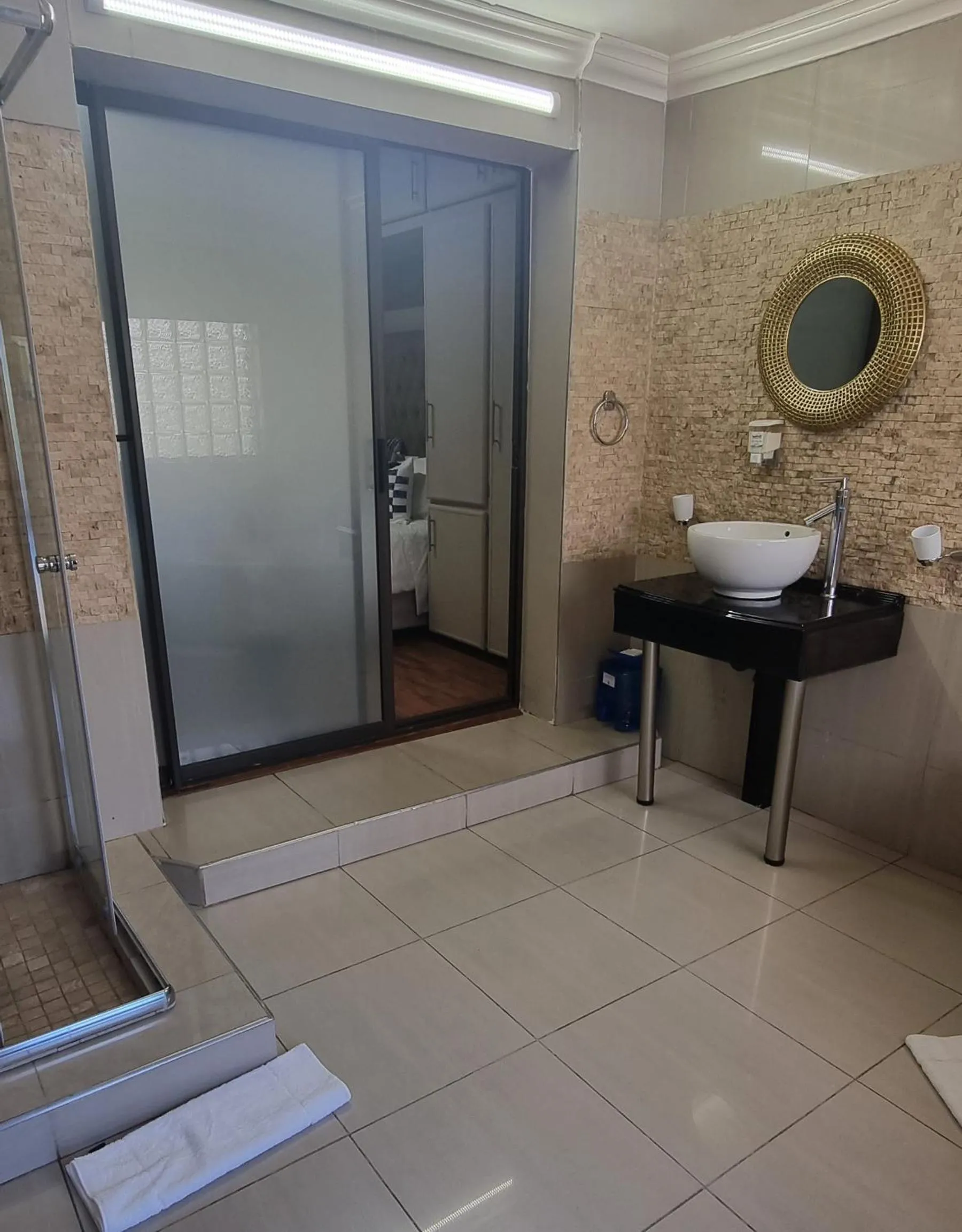 Bathroom in Heimat Guesthouse