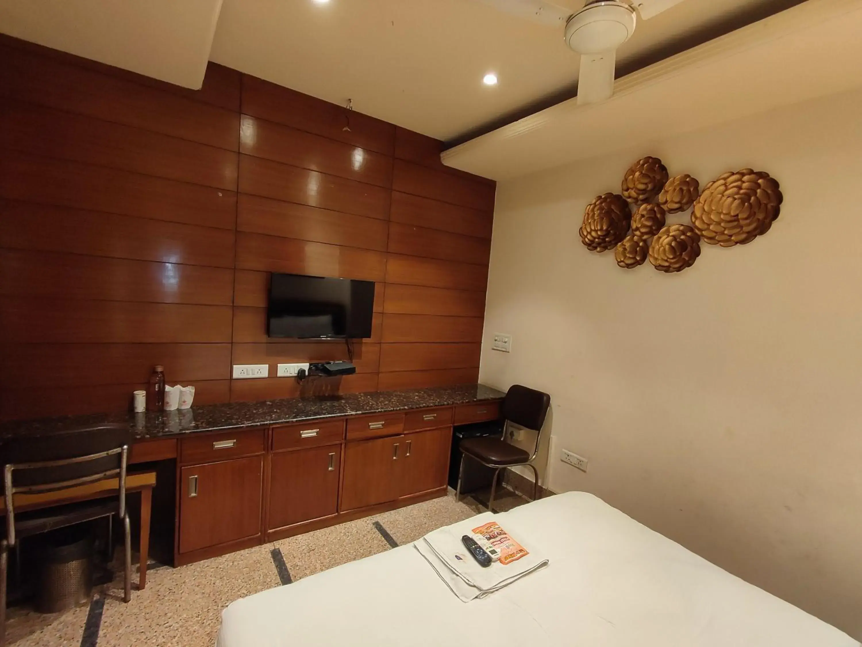 TV and multimedia, Bed in Stay @ 203 TV and multimedia, Bed in Stay @ 203