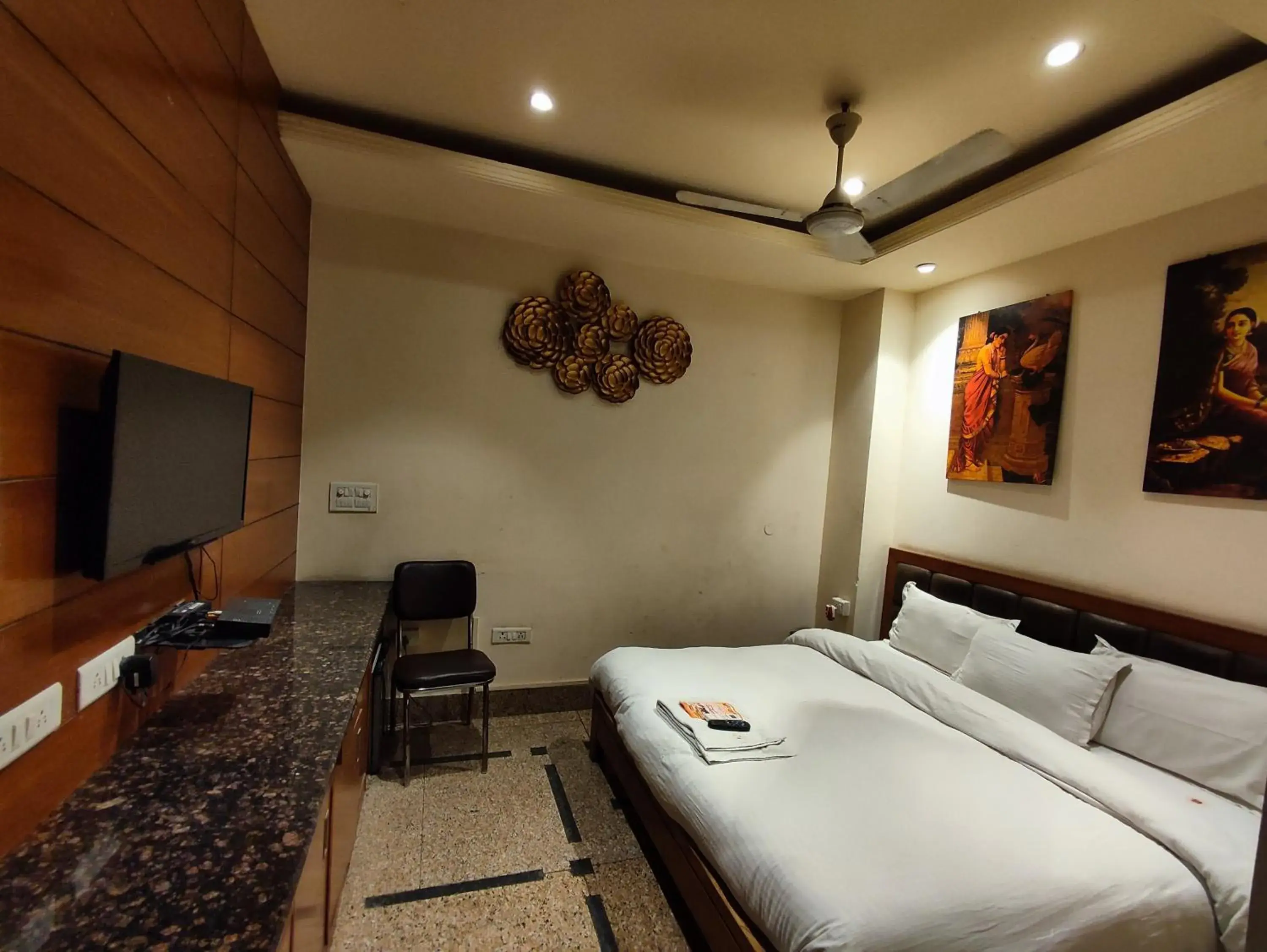 Photo of the whole room, Bed in Stay @ 203 Photo of the whole room, Bed in Stay @ 203