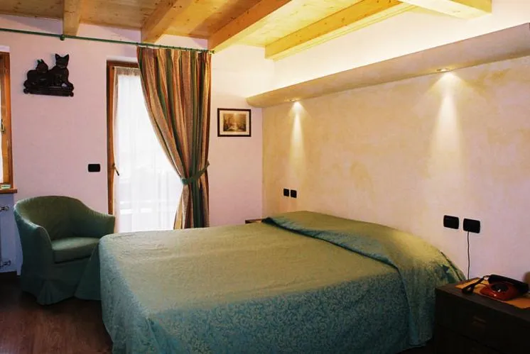 Photo of the whole room, Bed in Hotel Stella Alpina
