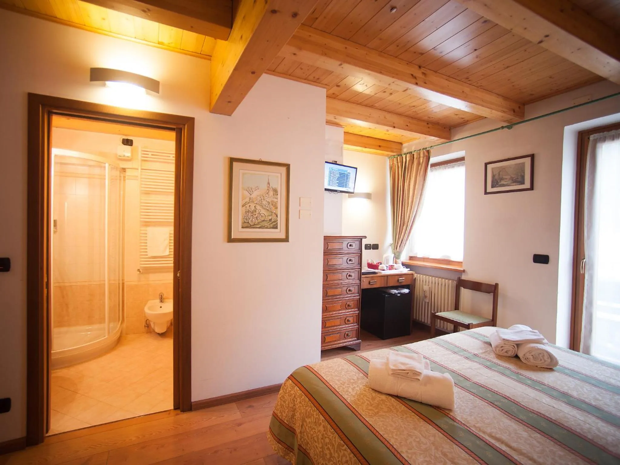Photo of the whole room, Bed in Hotel Stella Alpina