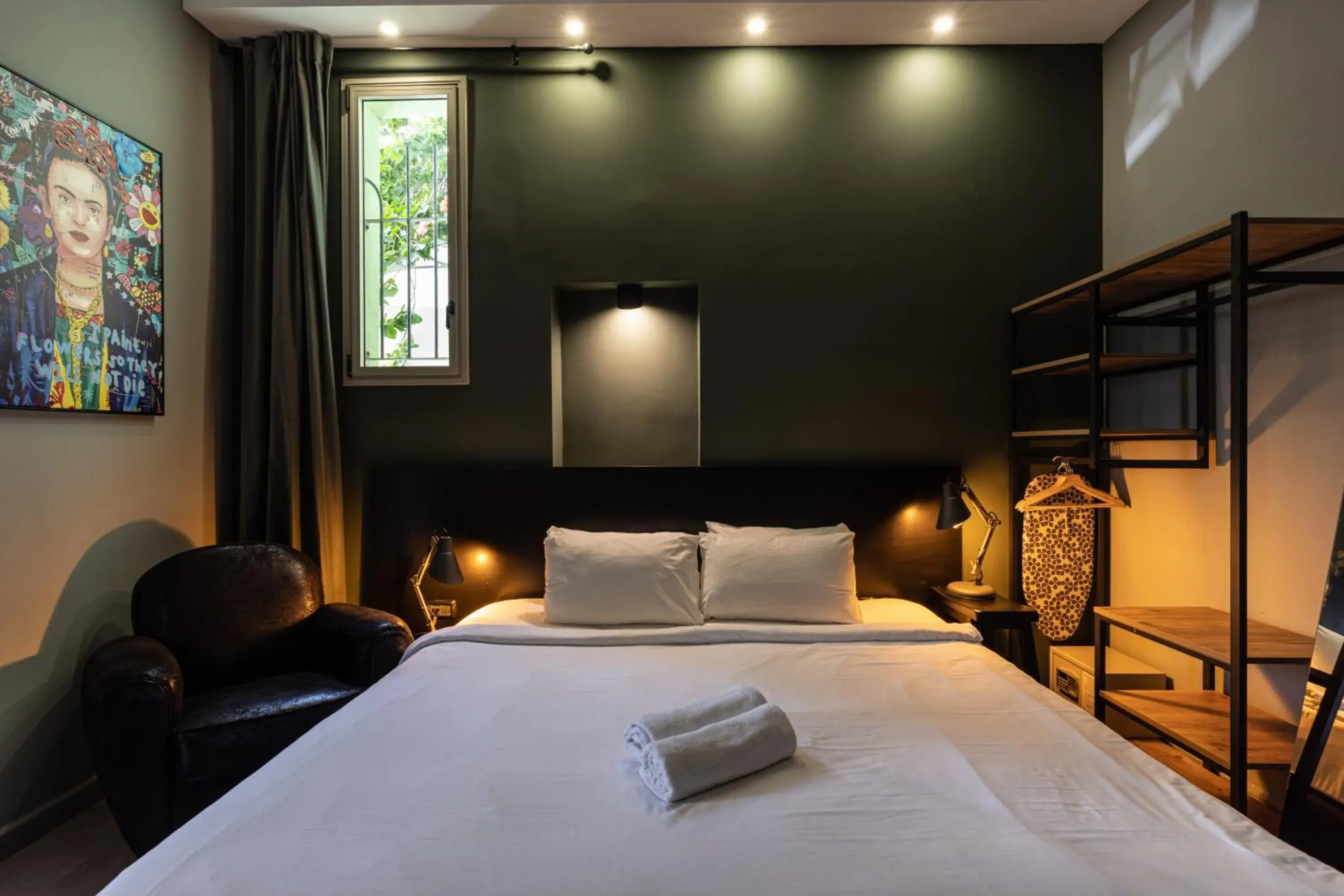 Photo of the whole room, Bed in Residence Suites BY RAPHAEL HOTELS Photo of the whole room, Bed in Residence Suites BY RAPHAEL HOTELS