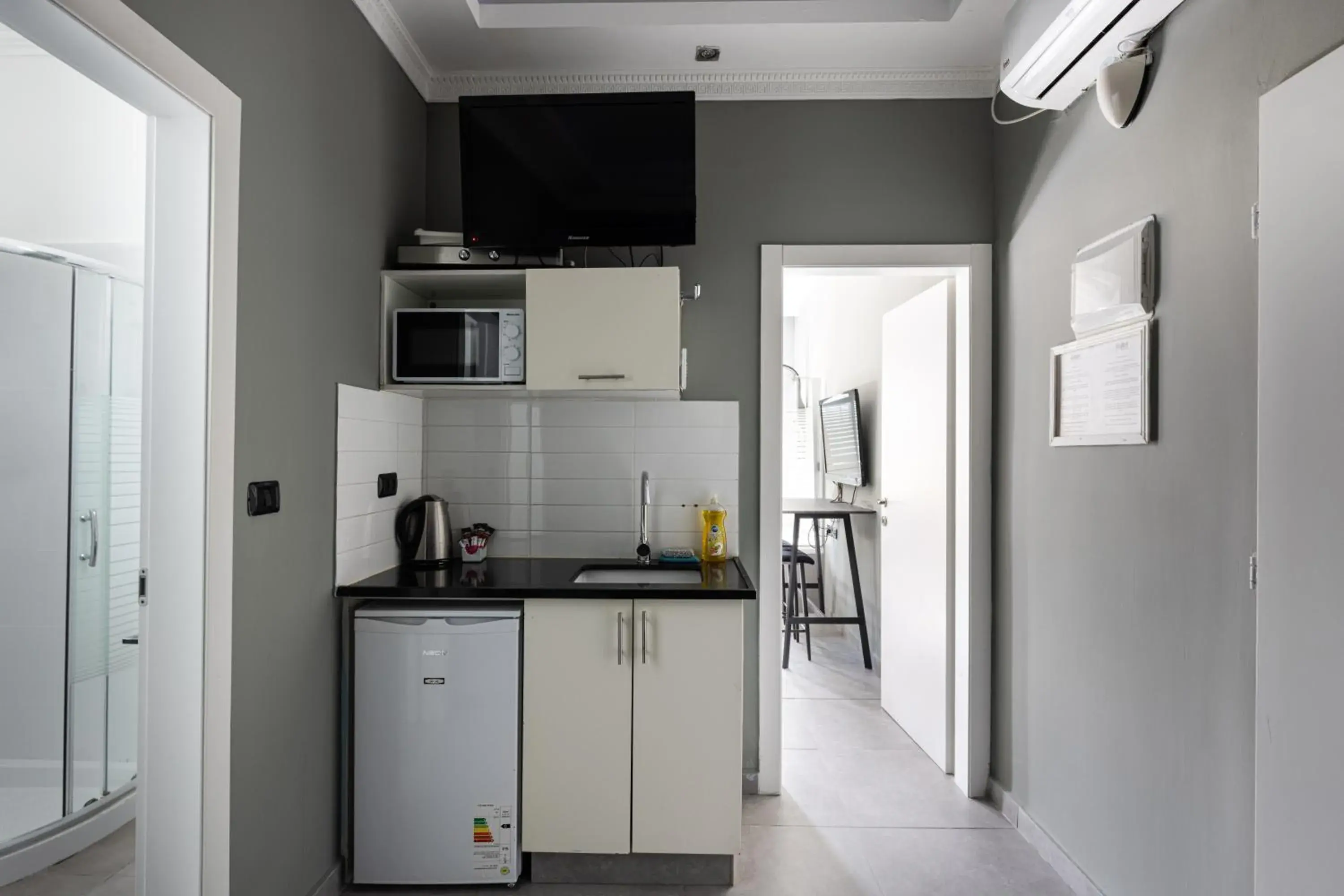 Kitchen or kitchenette in Residence Suites BY RAPHAEL HOTELS Kitchen or kitchenette in Residence Suites BY RAPHAEL HOTELS