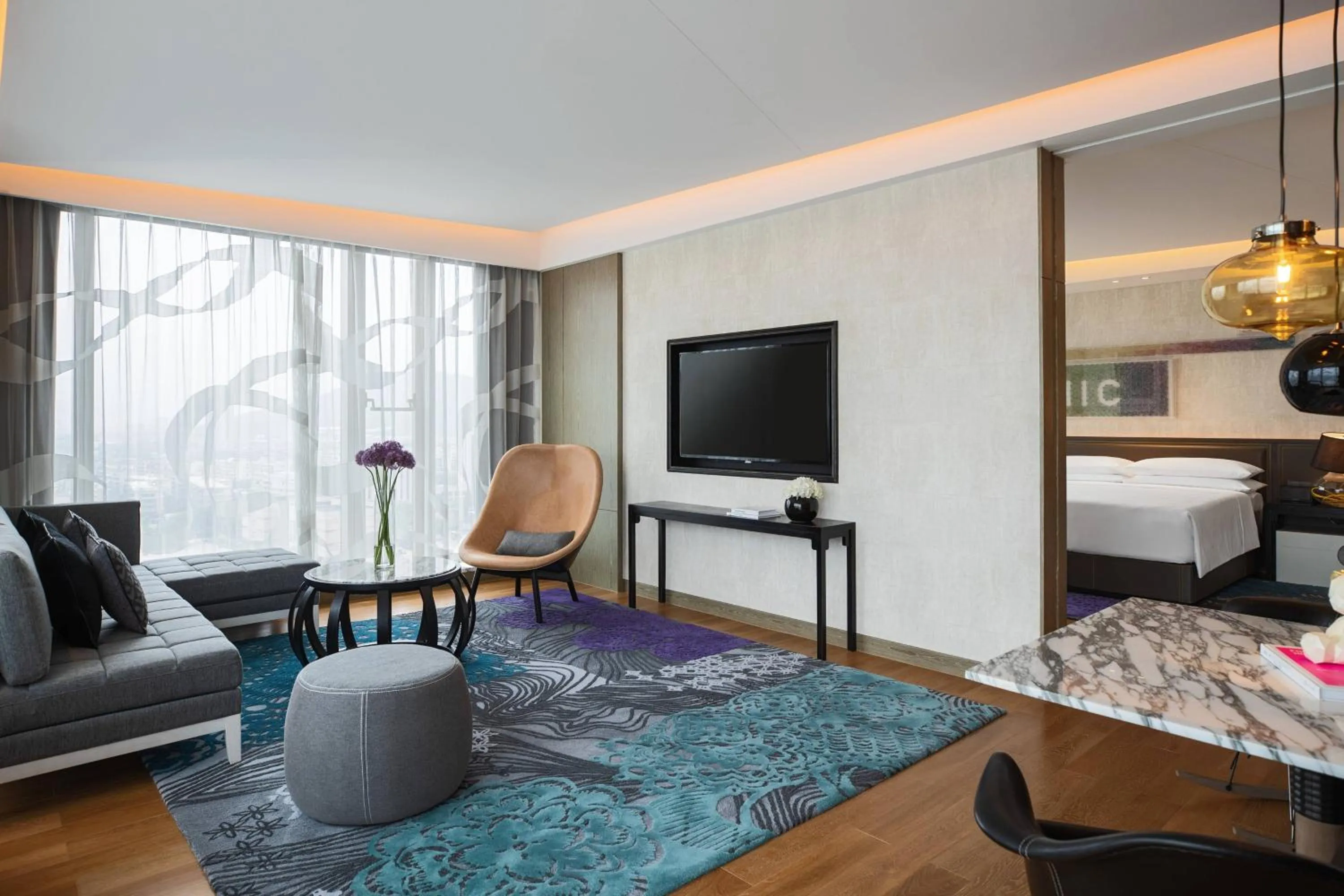 Lounge or bar in Renaissance Hangzhou Northeast