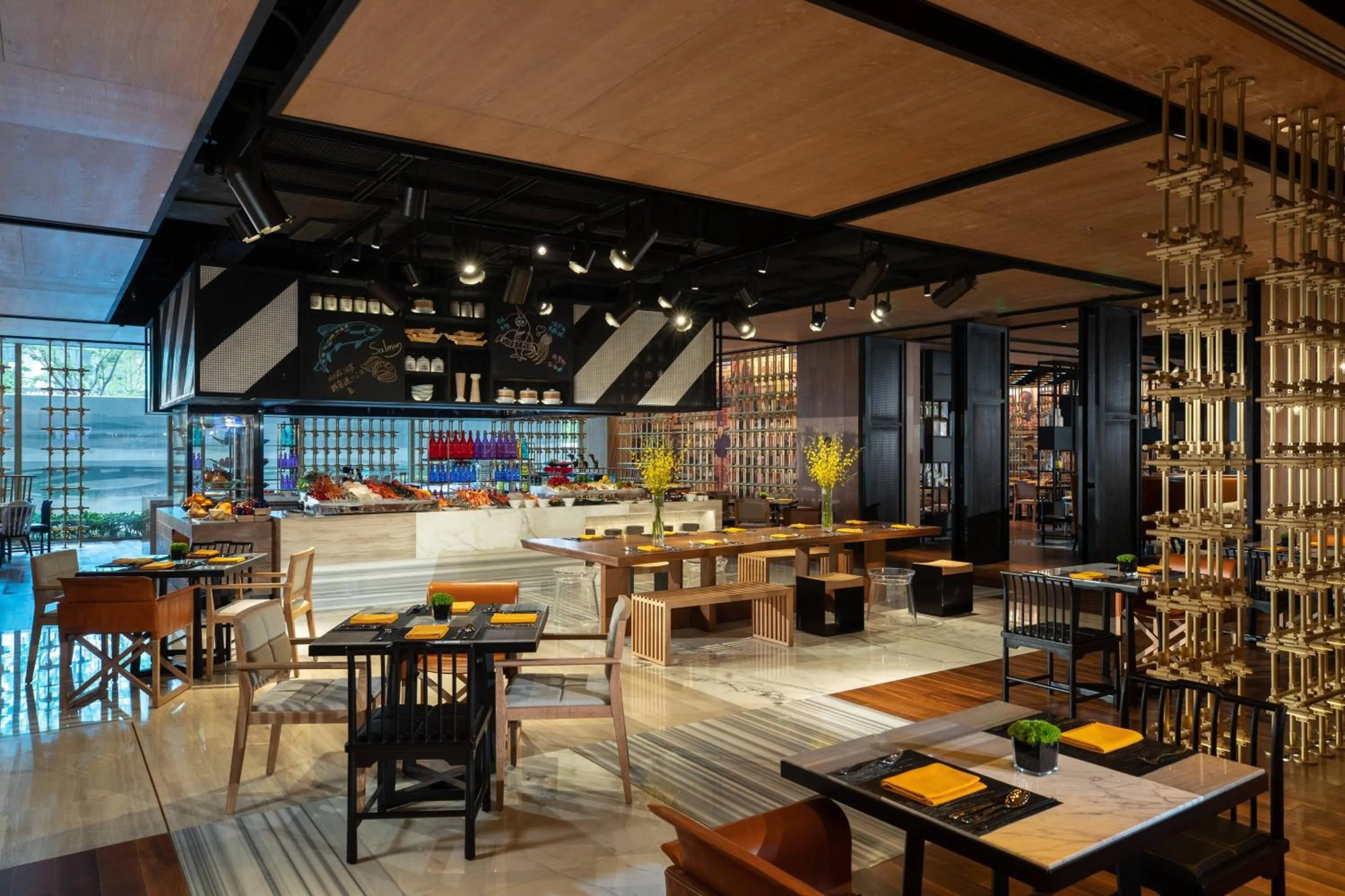 Restaurant/places to eat in Renaissance Hangzhou Northeast