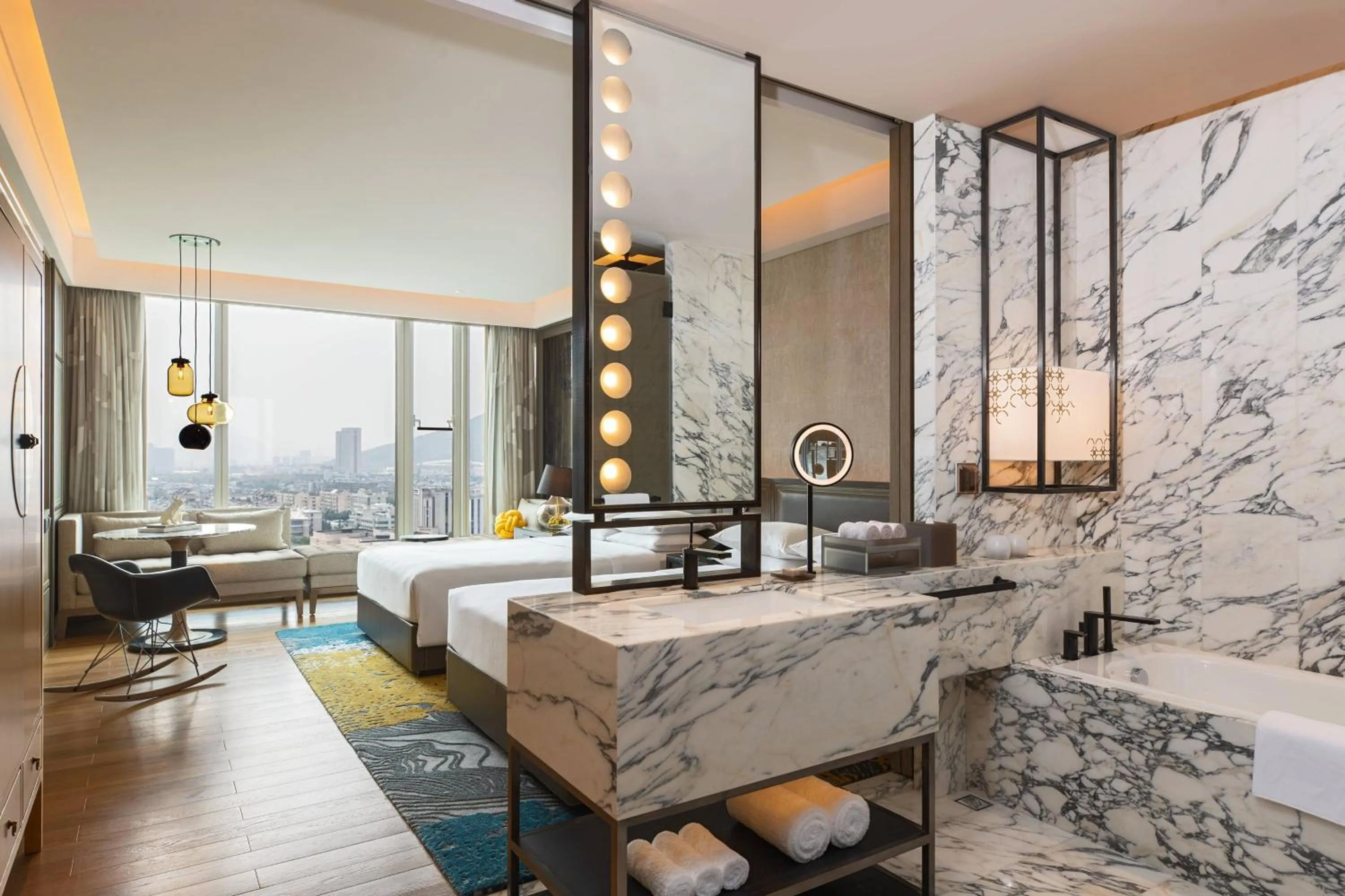 Bathroom, Bed in Renaissance Hangzhou Northeast