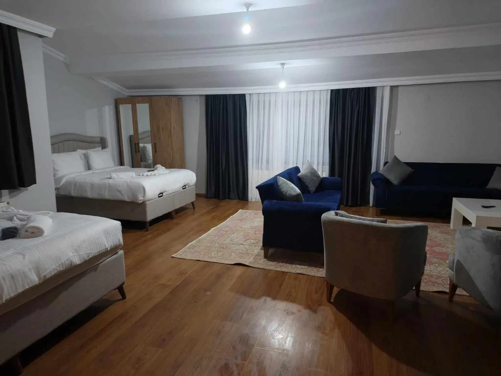 Suite Apartment in Royal Garden Suite and Hotel Suite Apartment in Royal Garden Suite and Hotel