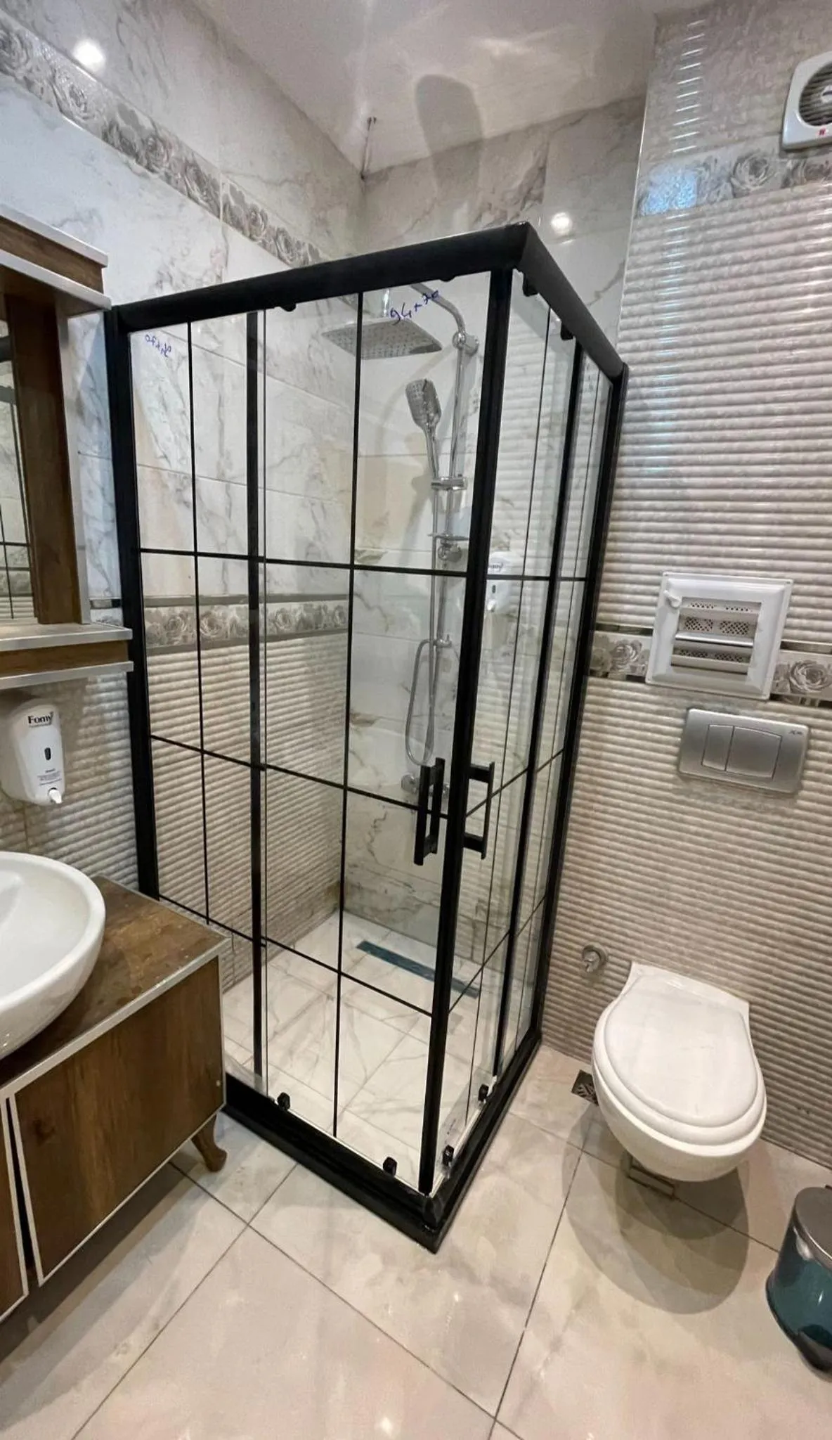 Bathroom in Royal Garden Suite and Hotel