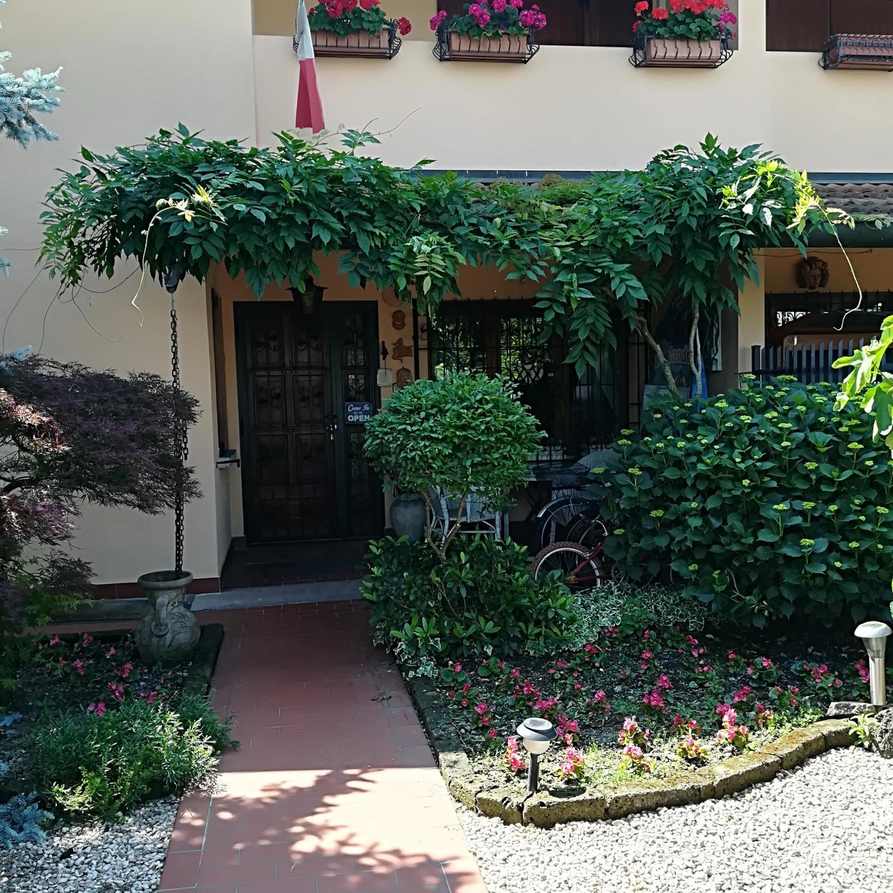 Facade/entrance in B&B L'Isola di Casa