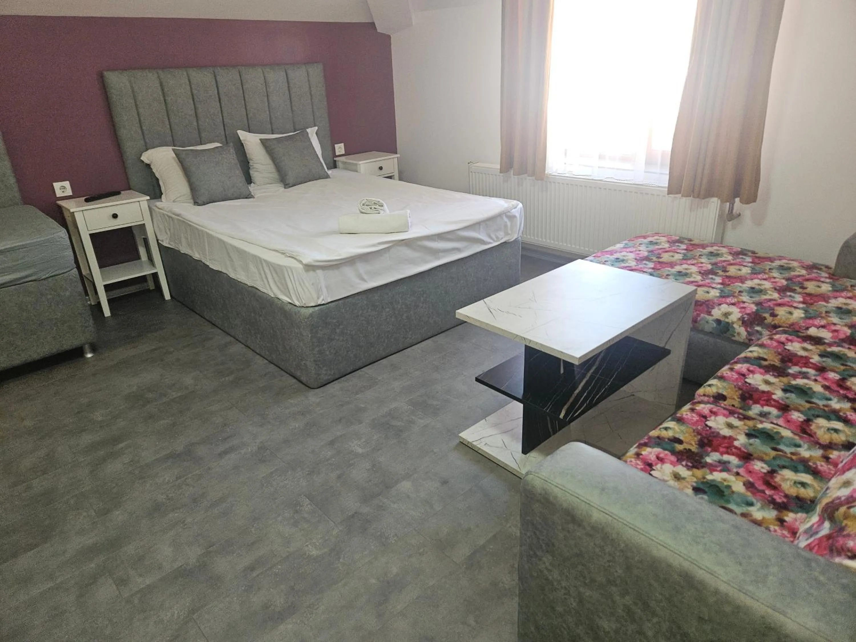 Bed in Priyateli - Friends