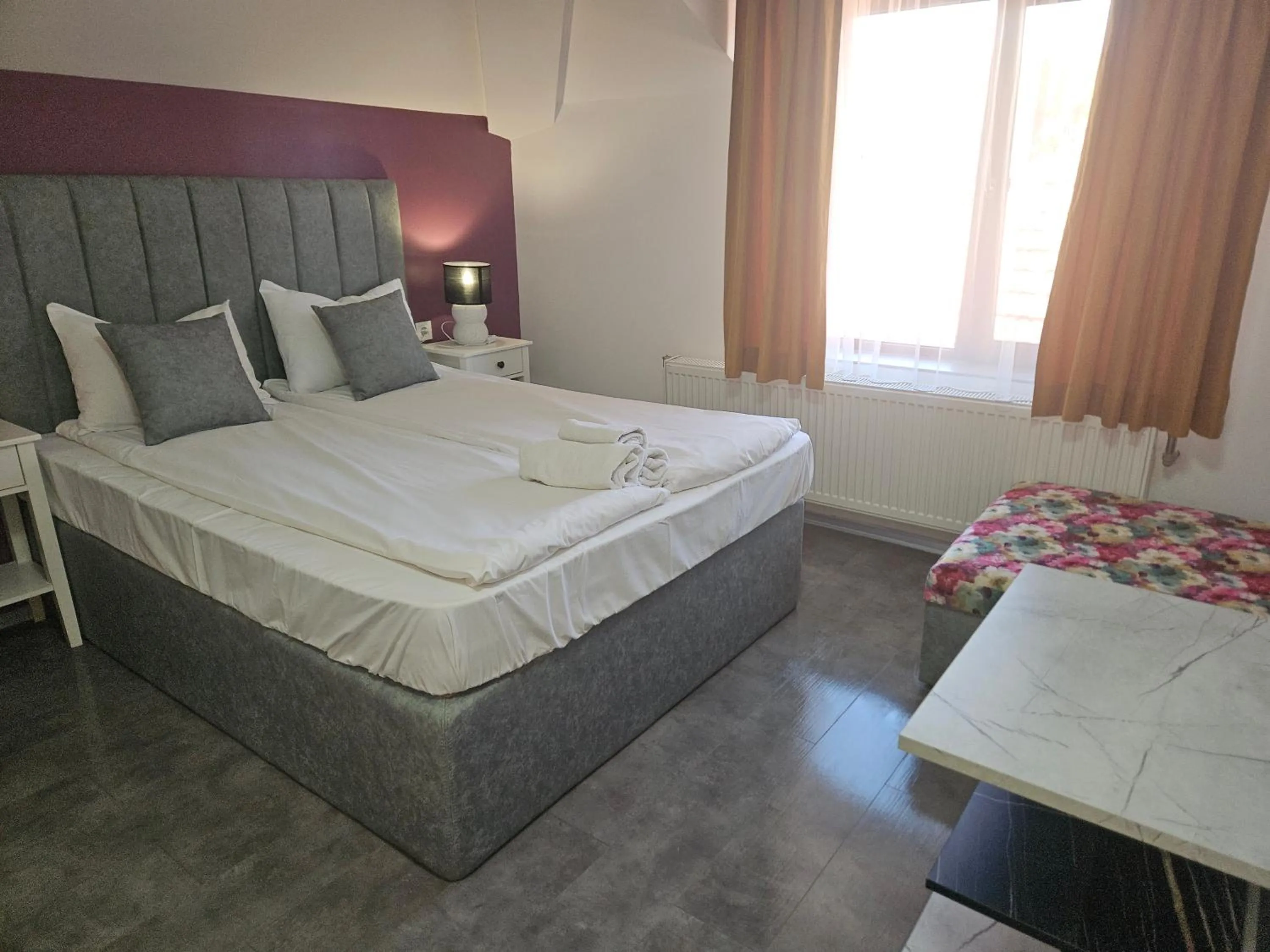Bed in Priyateli - Friends
