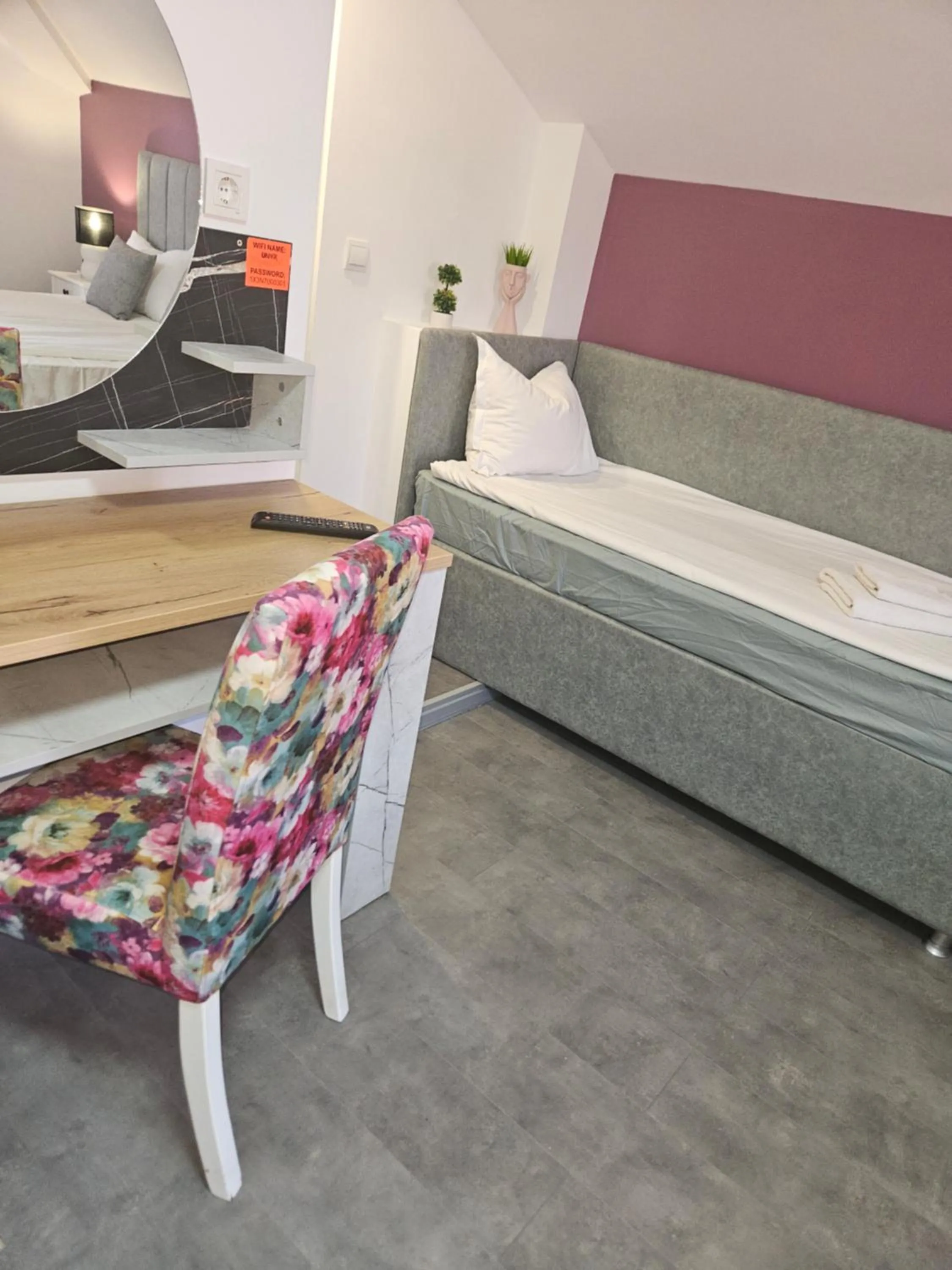 Bed in Priyateli - Friends