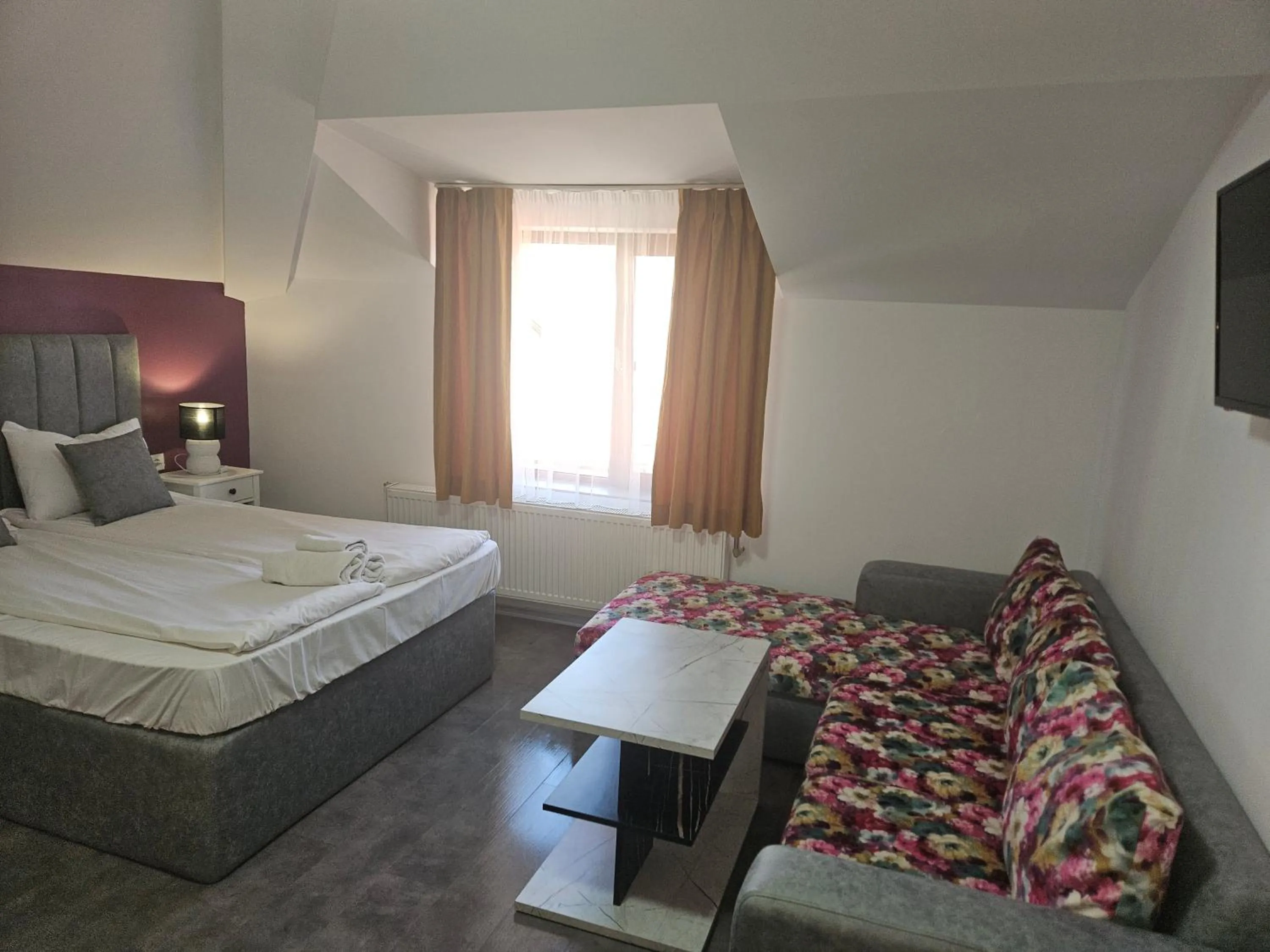 Bed in Priyateli - Friends