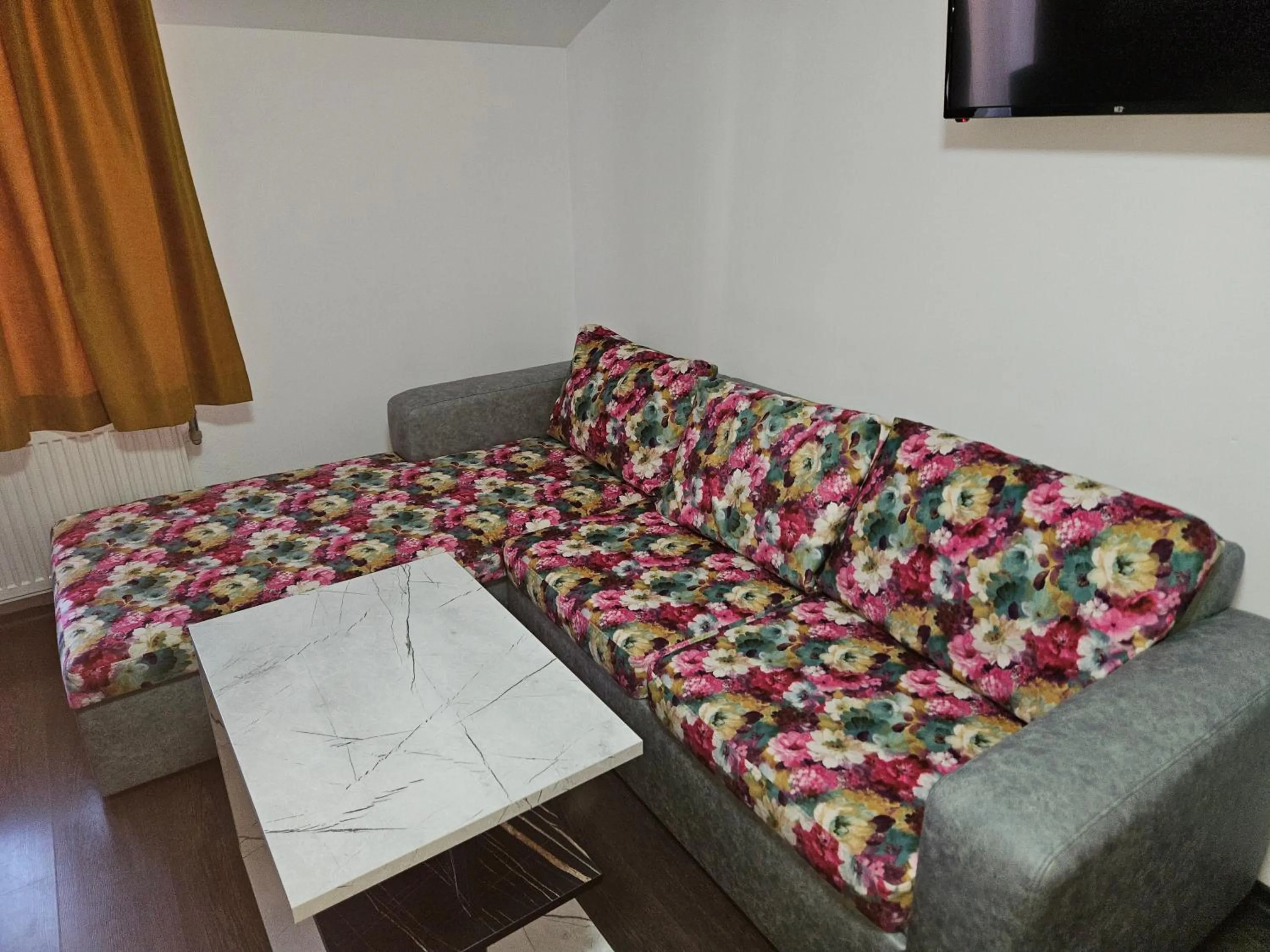 Bed in Priyateli - Friends